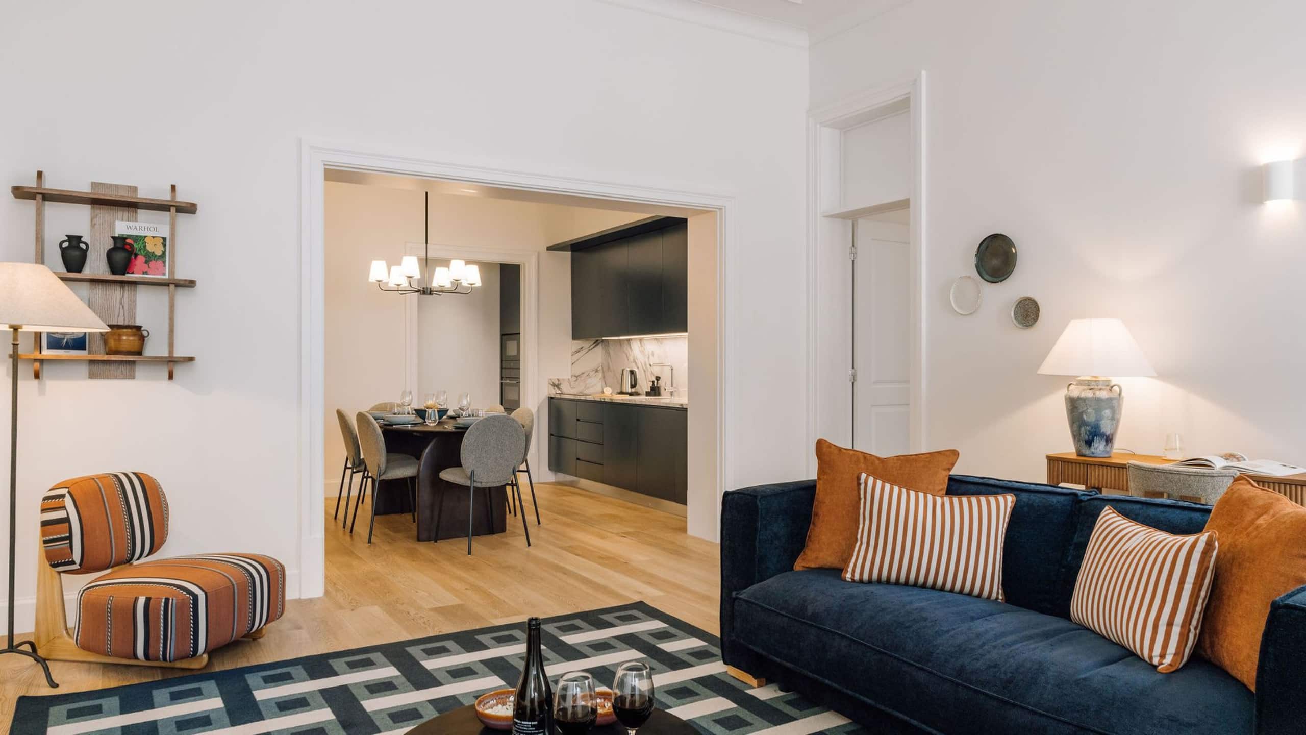 Luxury 3 Bedroom Flat by Ando - Premium Location 1