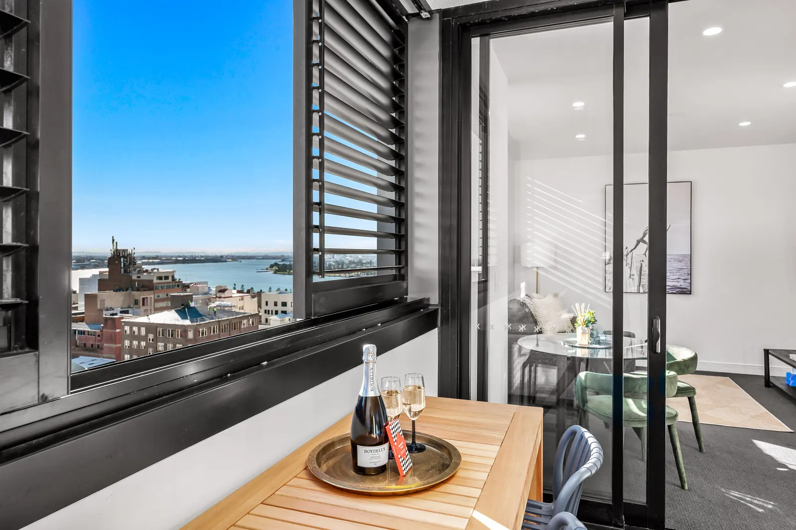 Dusk Harbour & City Views Secure Parking 19