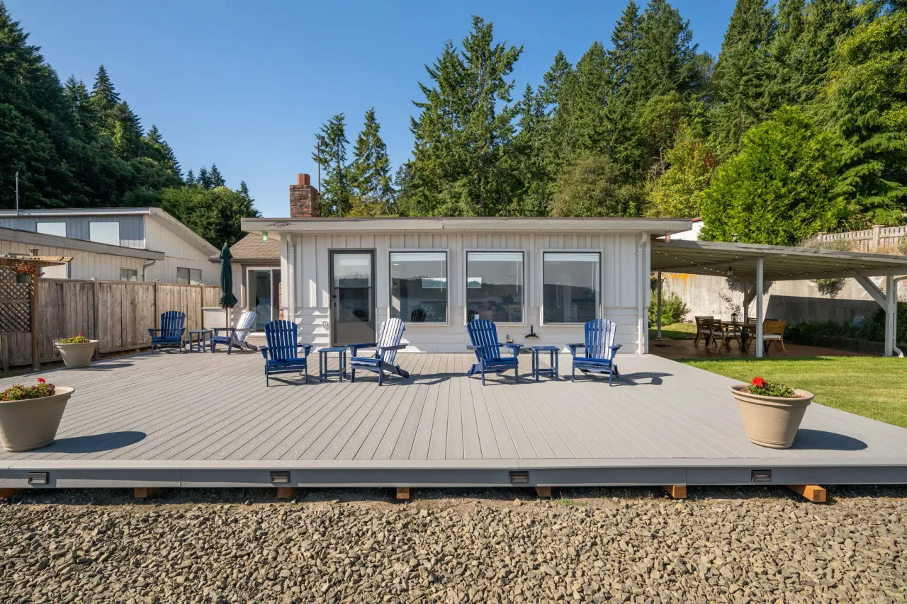 Inviting Waterfront Haven ~BBQ 1