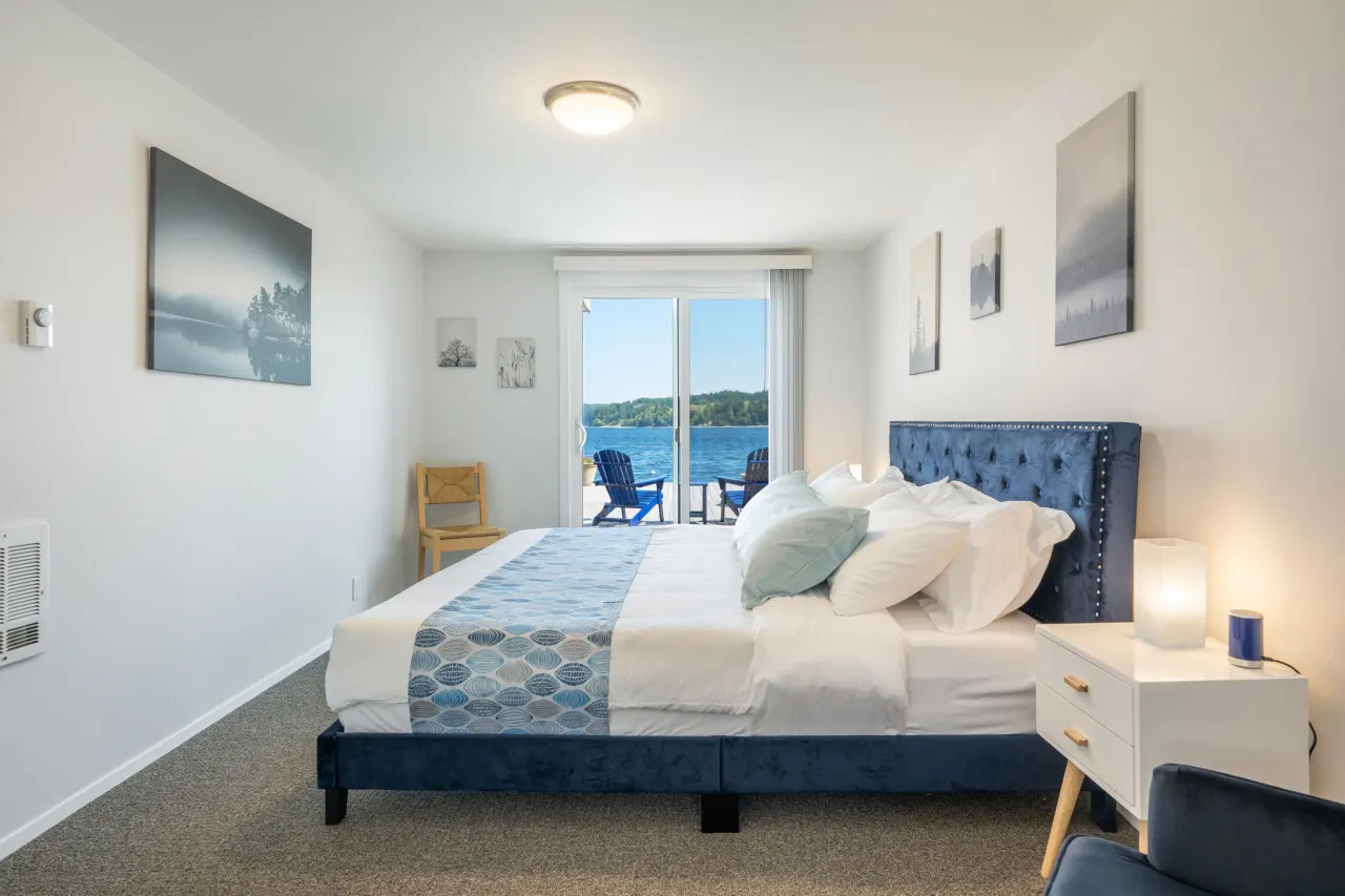 Inviting Waterfront Haven ~BBQ 20