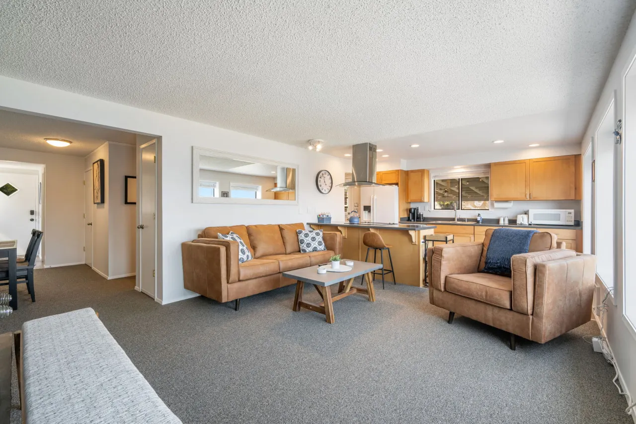 Inviting Waterfront Haven ~BBQ 7