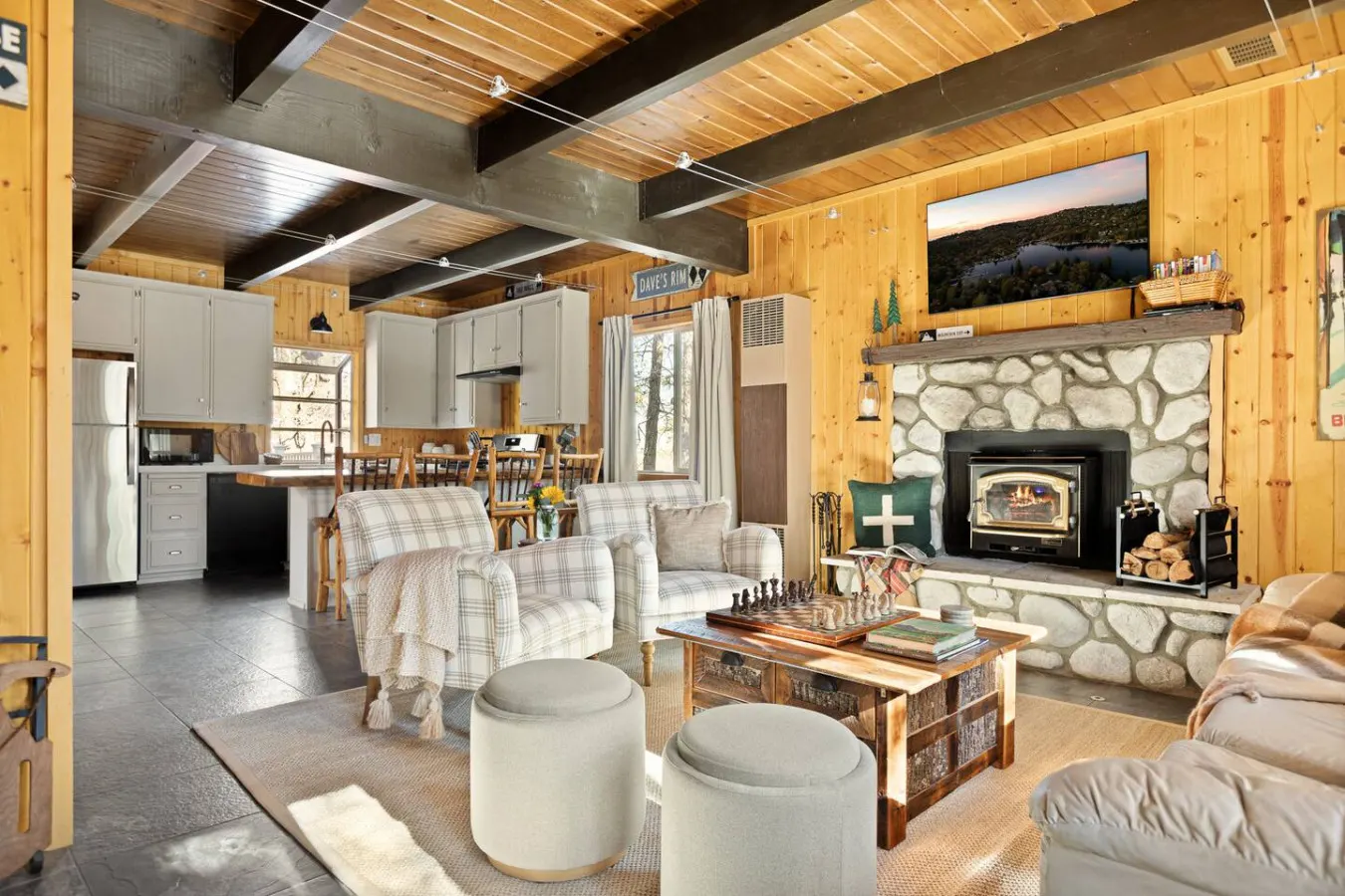 Taylor Ski Barn Near Bear Mtn, Games & Hot Tub — photo 2