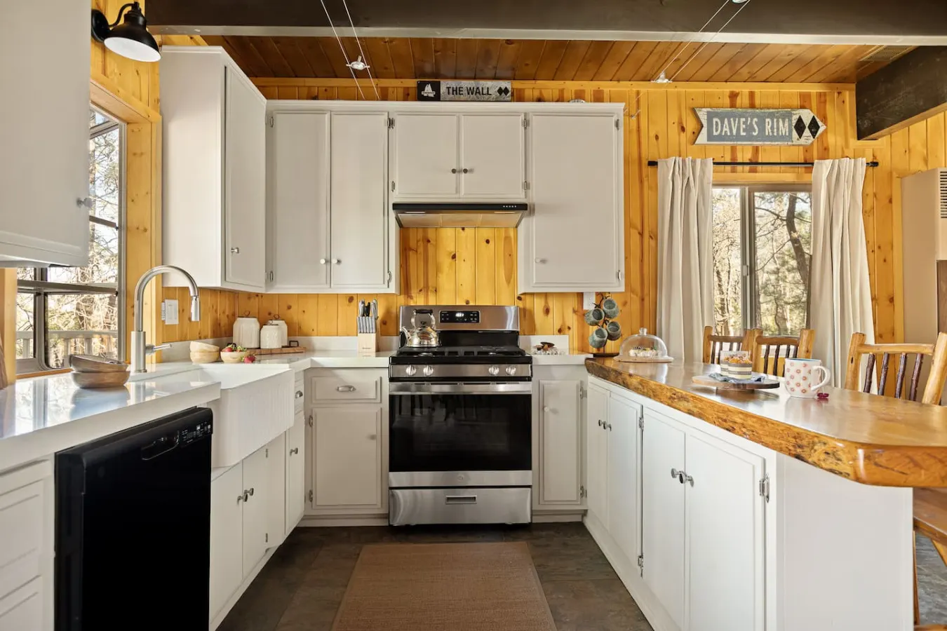 Taylor Ski Barn Near Bear Mtn, Games & Hot Tub 8