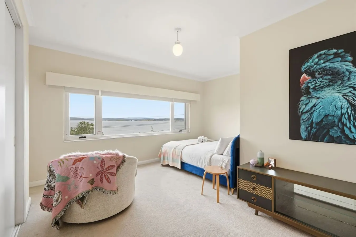 Taroona 4-Bed Home, River Views & Rooftop Deck 9