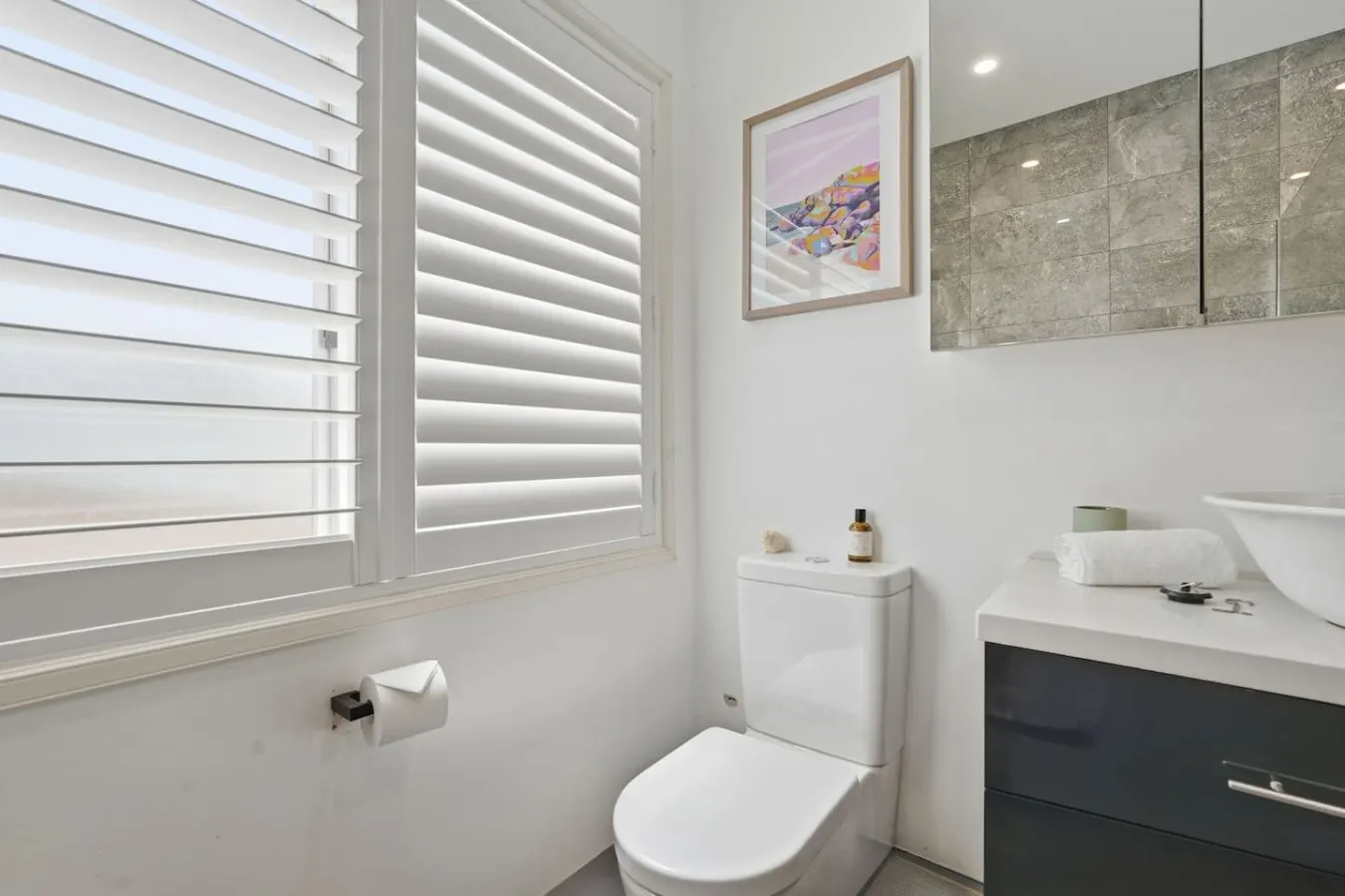 Taroona 4-Bed Home, River Views & Rooftop Deck 20