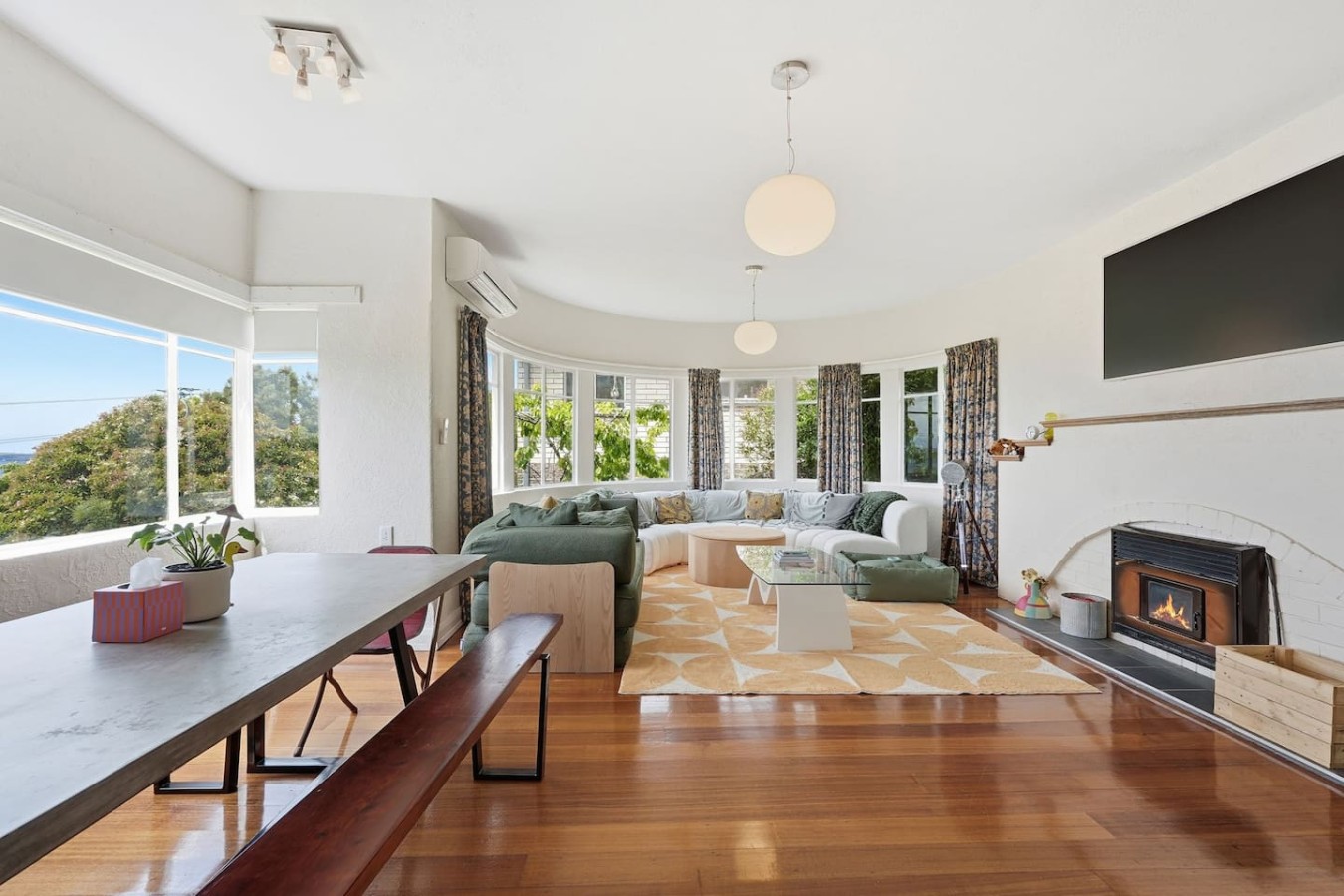 Taroona 4-Bed Home, River Views & Rooftop Deck — photo 5