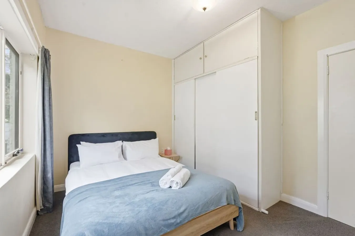 Taroona 4-Bed Home, River Views & Rooftop Deck 7