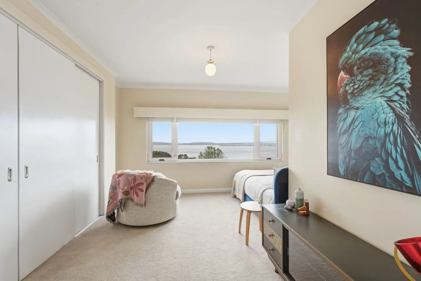 Taroona 4-Bed Home, River Views & Rooftop Deck 8