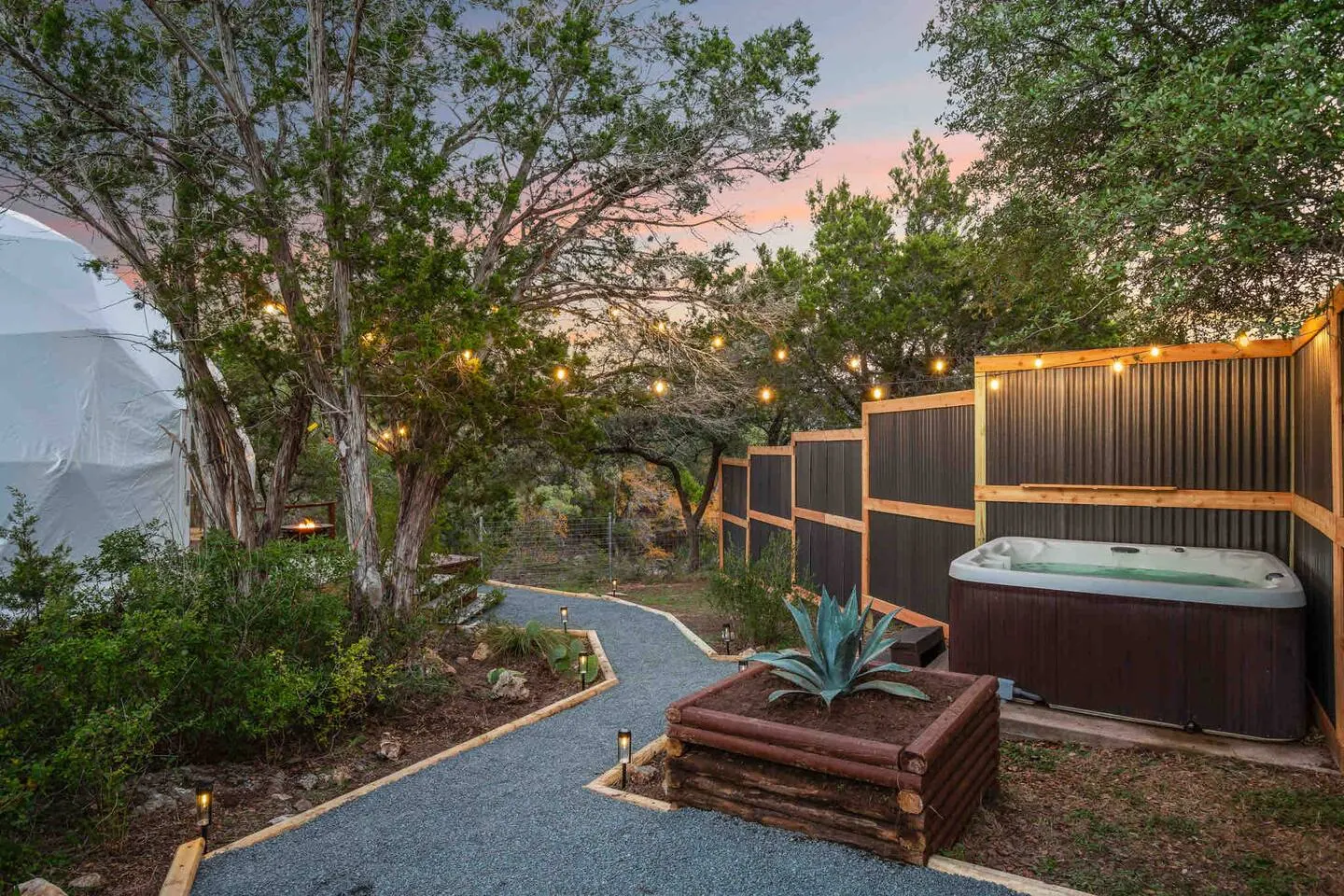 Glamping in Dome: Hot Tub, Sauna, Gym, Cold Plunge 9