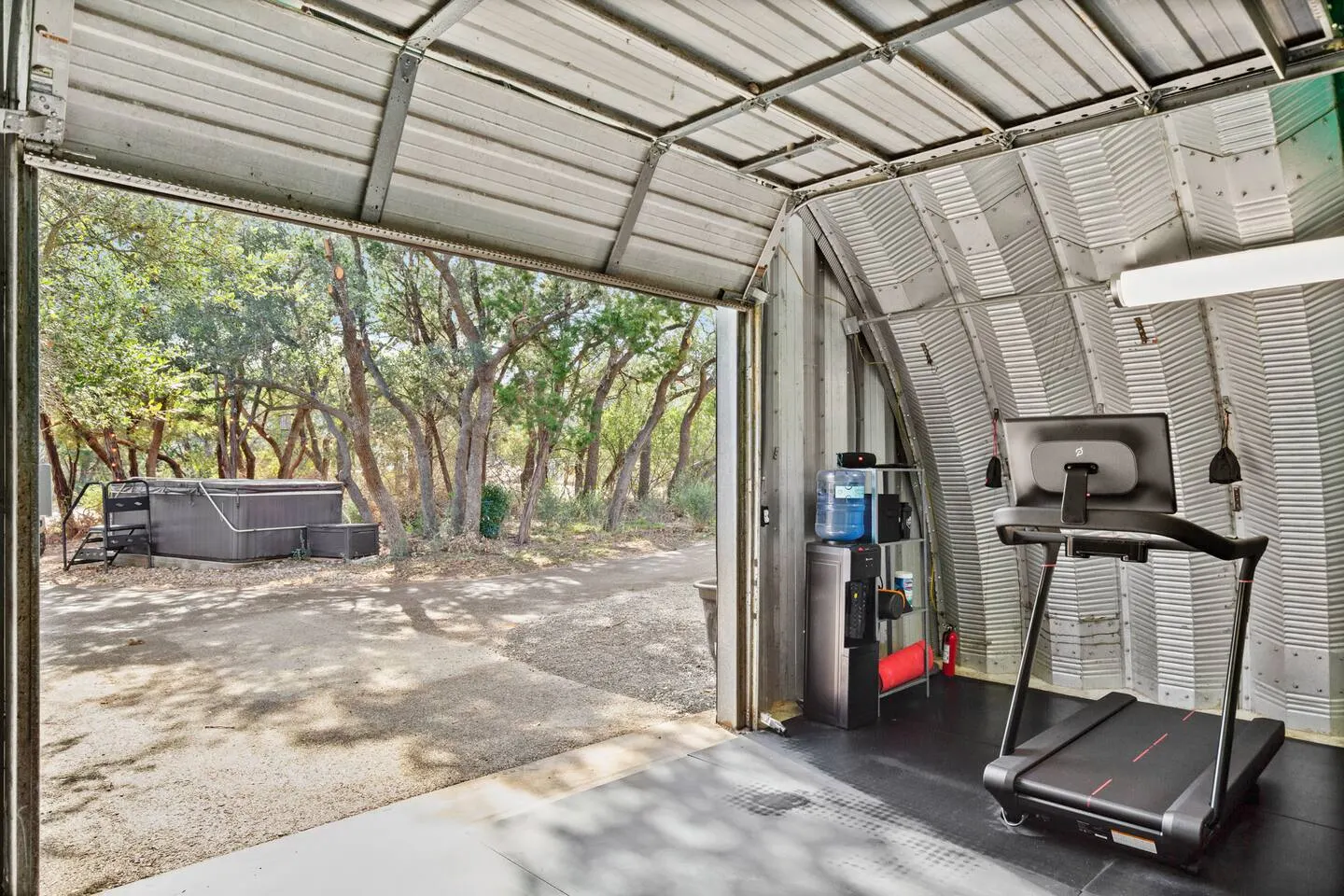 Glamping in Dome: Hot Tub, Sauna, Gym, Cold Plunge 10