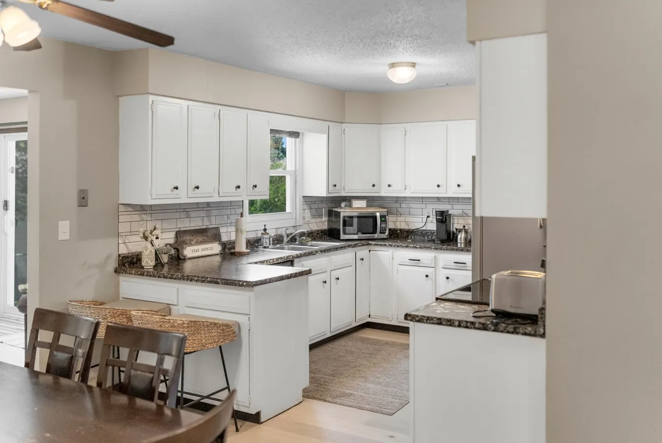 Heartland Haven: A 4-Bed Delight — photo 2