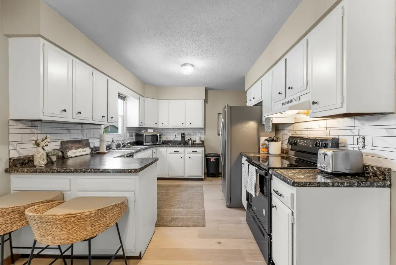 Heartland Haven: A 4-Bed Delight 17