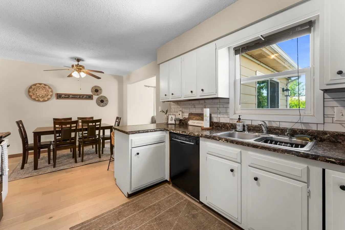 Heartland Haven: A 4-Bed Delight 18