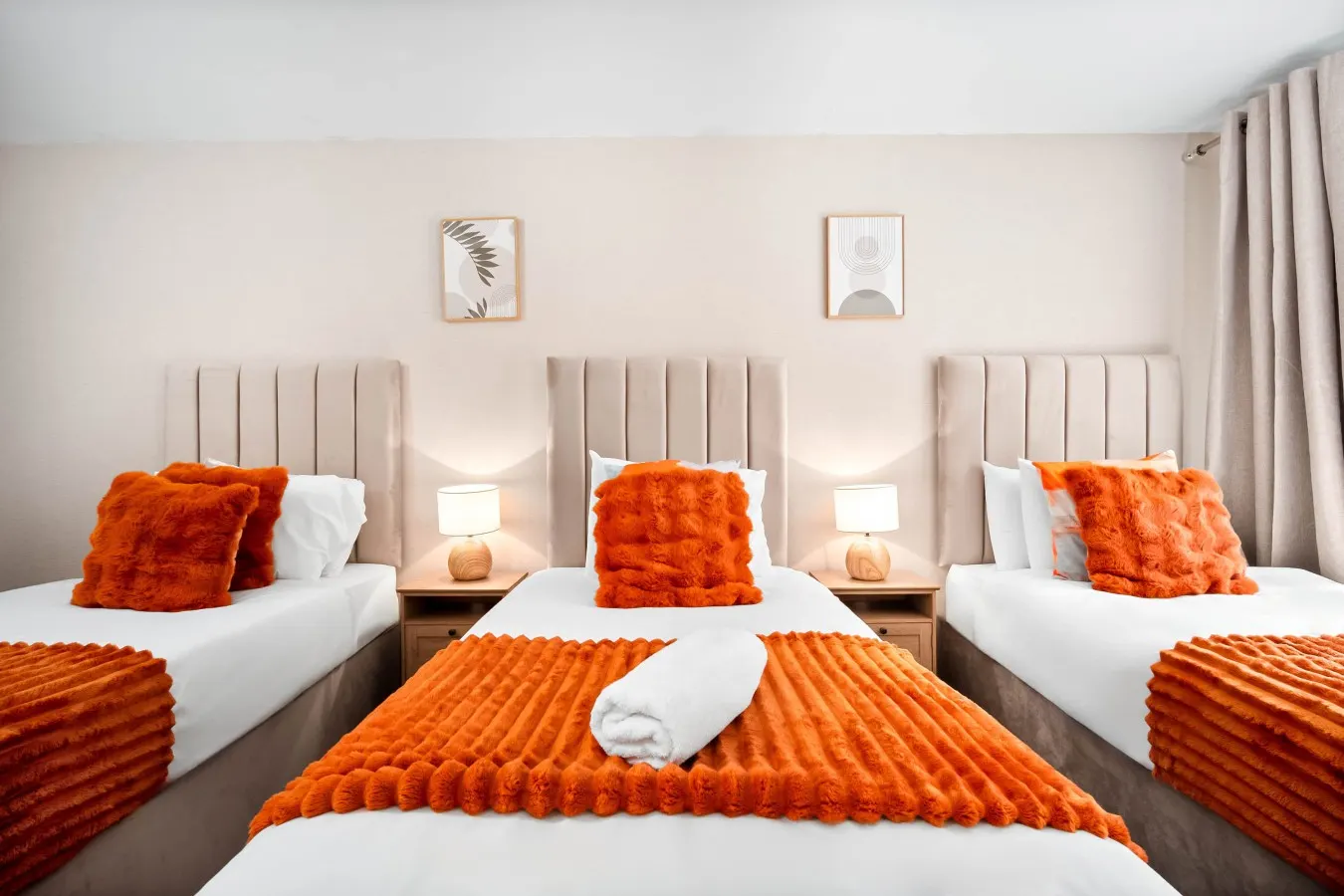 Luxury Apartment - Sleeps 4 - City Centre - Parking 13