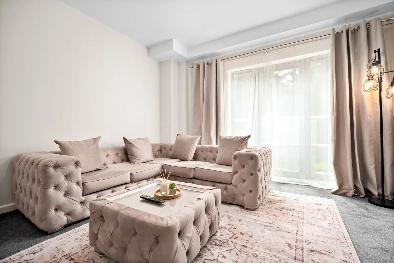 Luxury Apartment - Sleeps 4 - City Centre - Parking 16