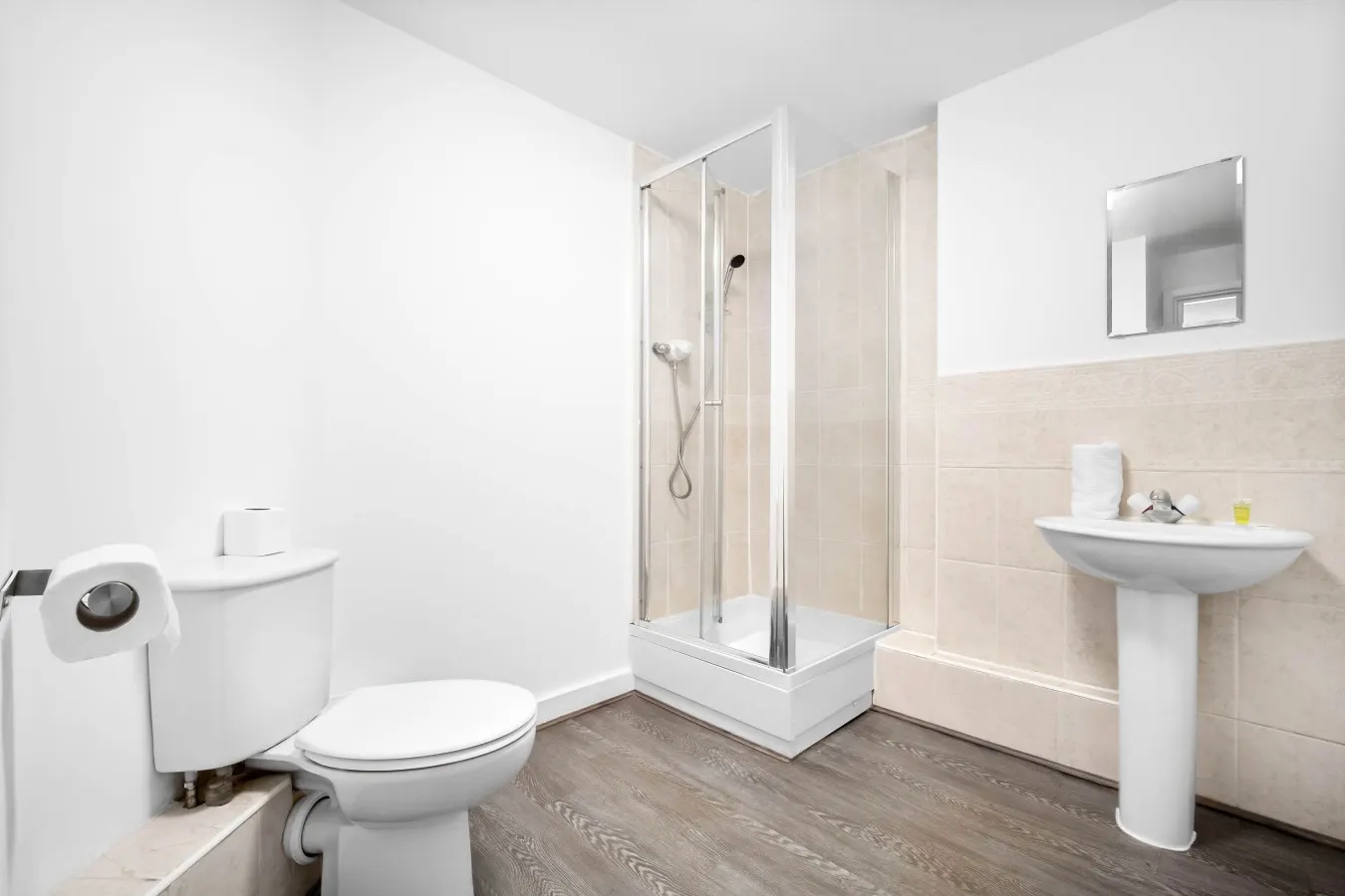 Luxury Apartment - Sleeps 4 - City Centre - Parking 18