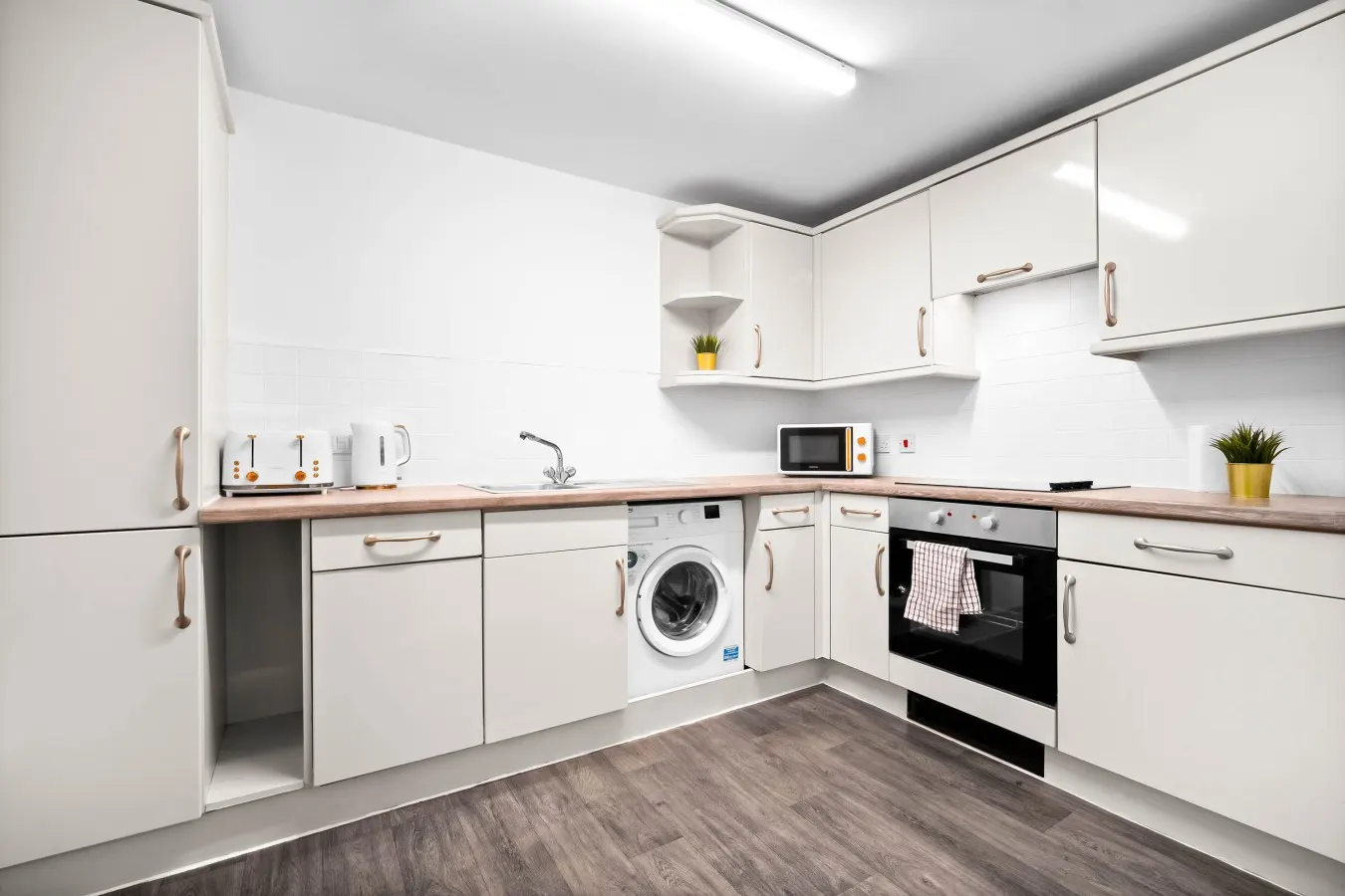 Luxury Apartment - Sleeps 4 - City Centre - Parking 6