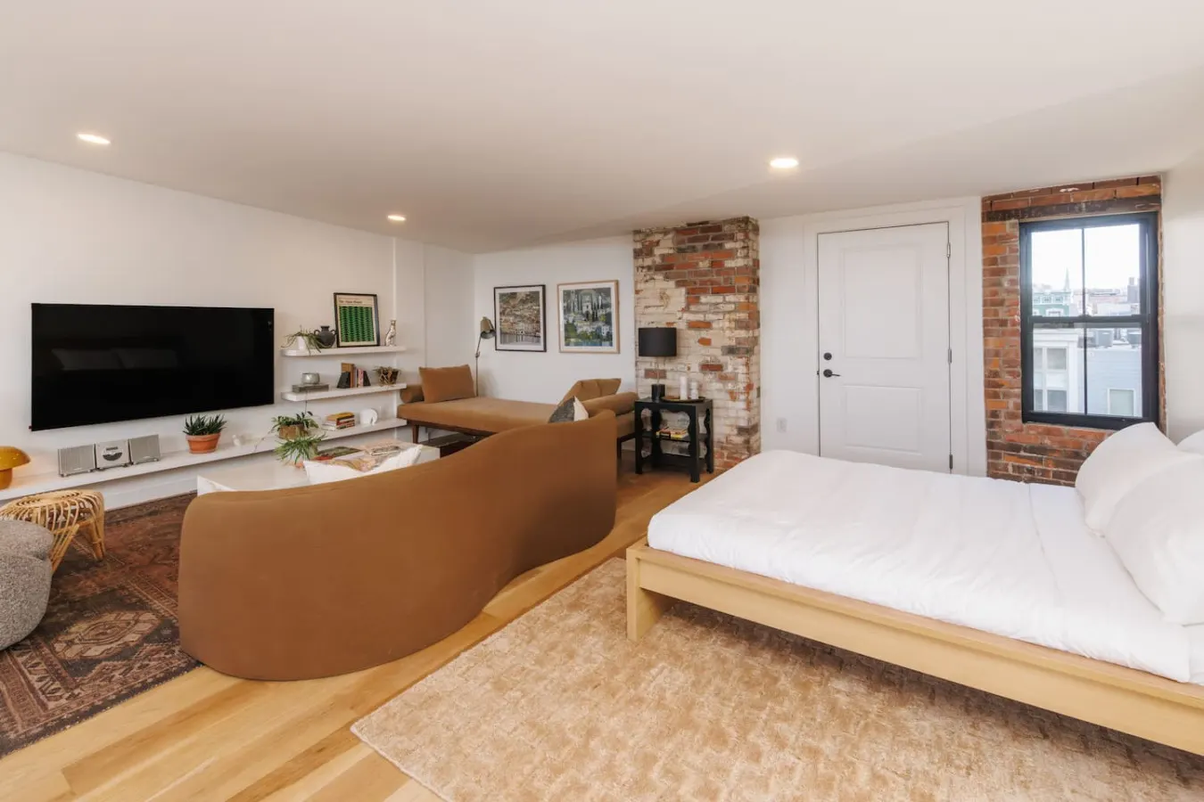 Luxurious Penthouse, No Expenses Spared OTR Palace 15