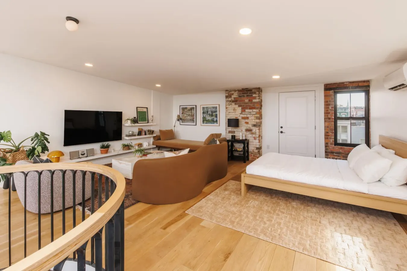 Luxurious Penthouse, No Expenses Spared OTR Palace 17