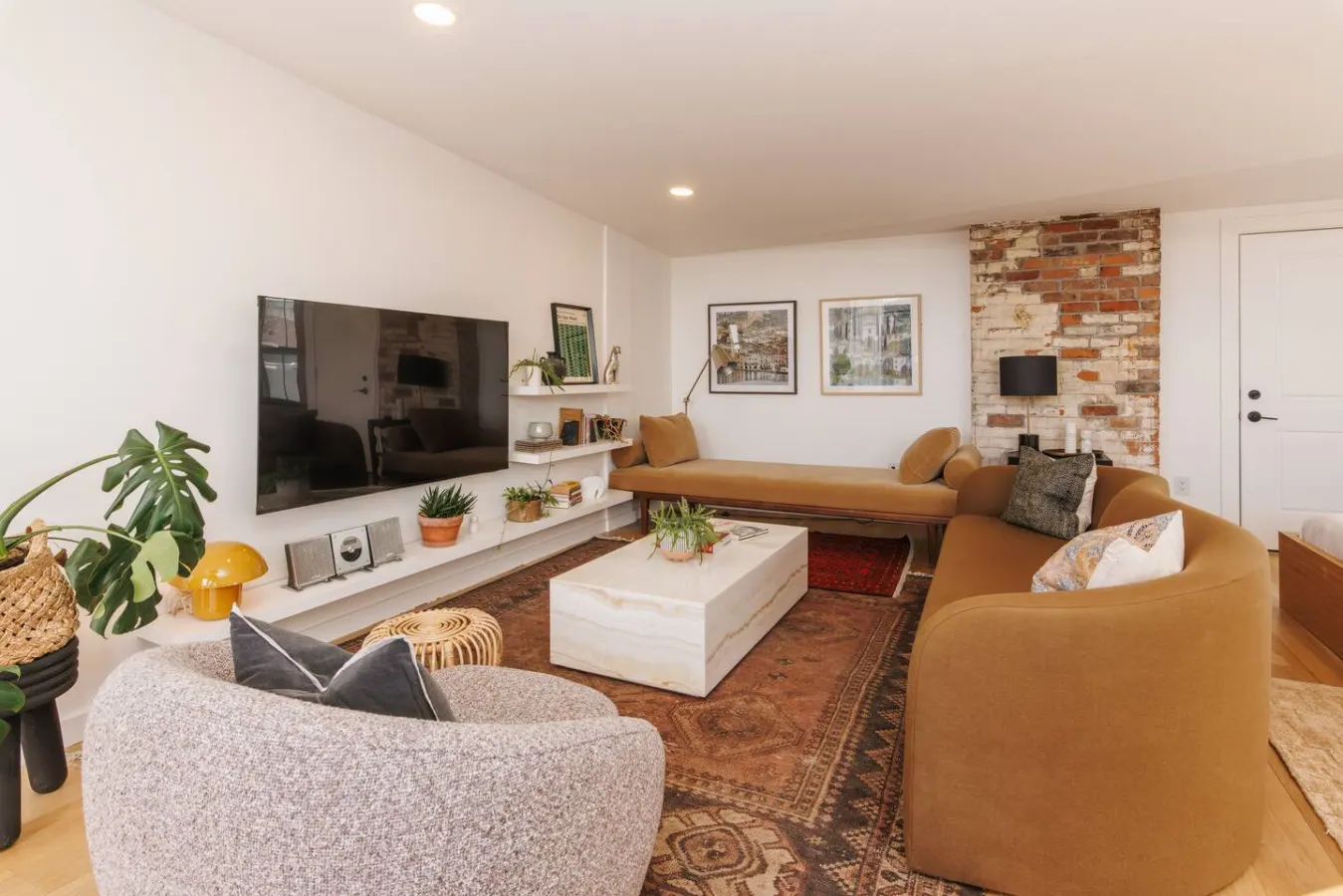 Luxurious Penthouse, No Expenses Spared OTR Palace 18