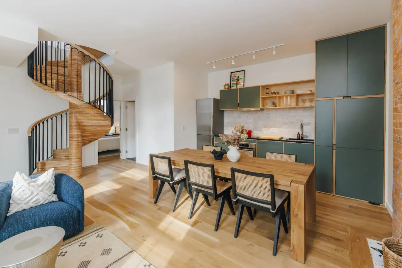 Luxurious Penthouse, No Expenses Spared OTR Palace 7