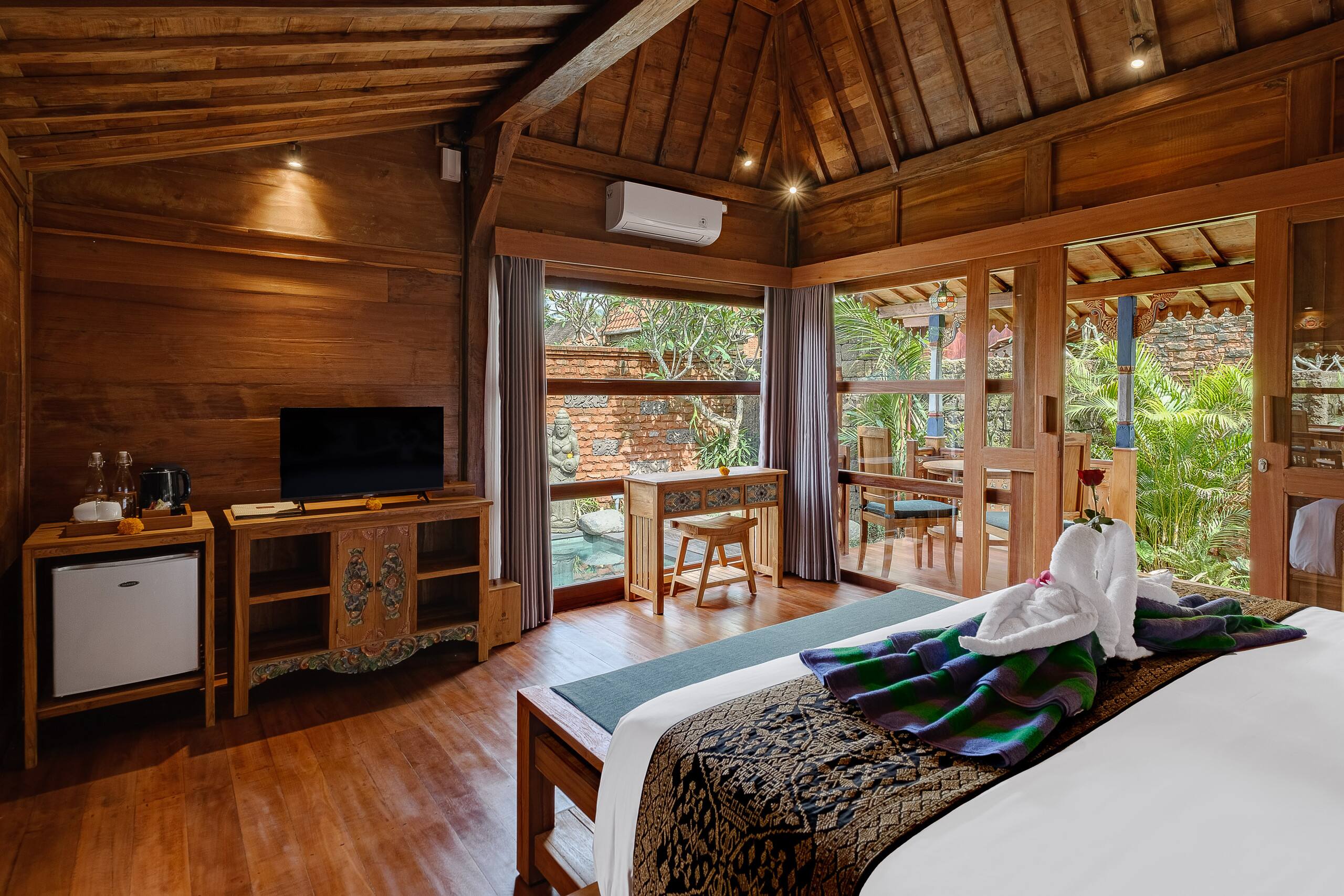 Hidden Classic 1BR Wooden Private Pool Villa 16