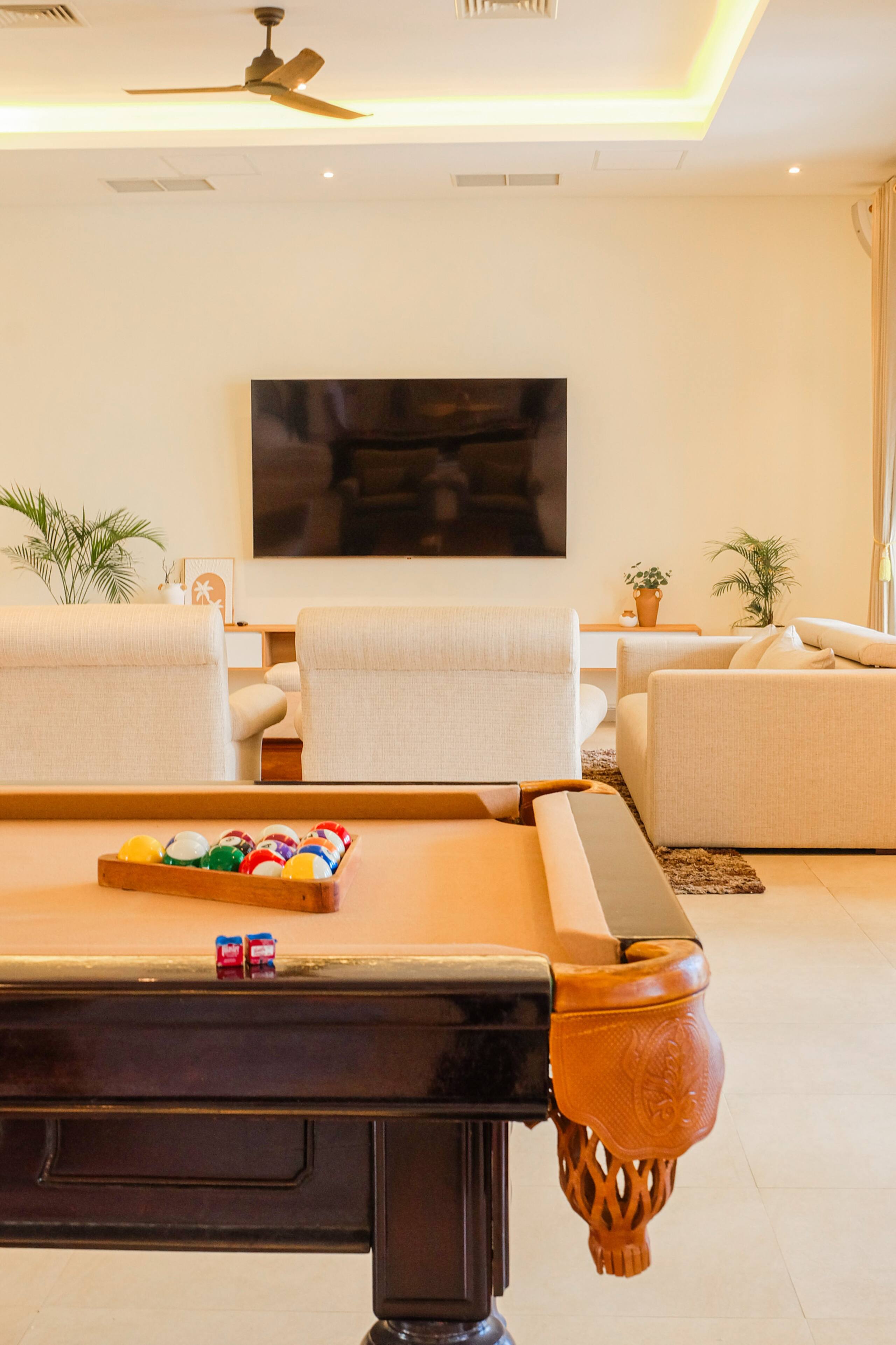 Jos Villa - 7Br Luxury by Batu Bolong Beach 9