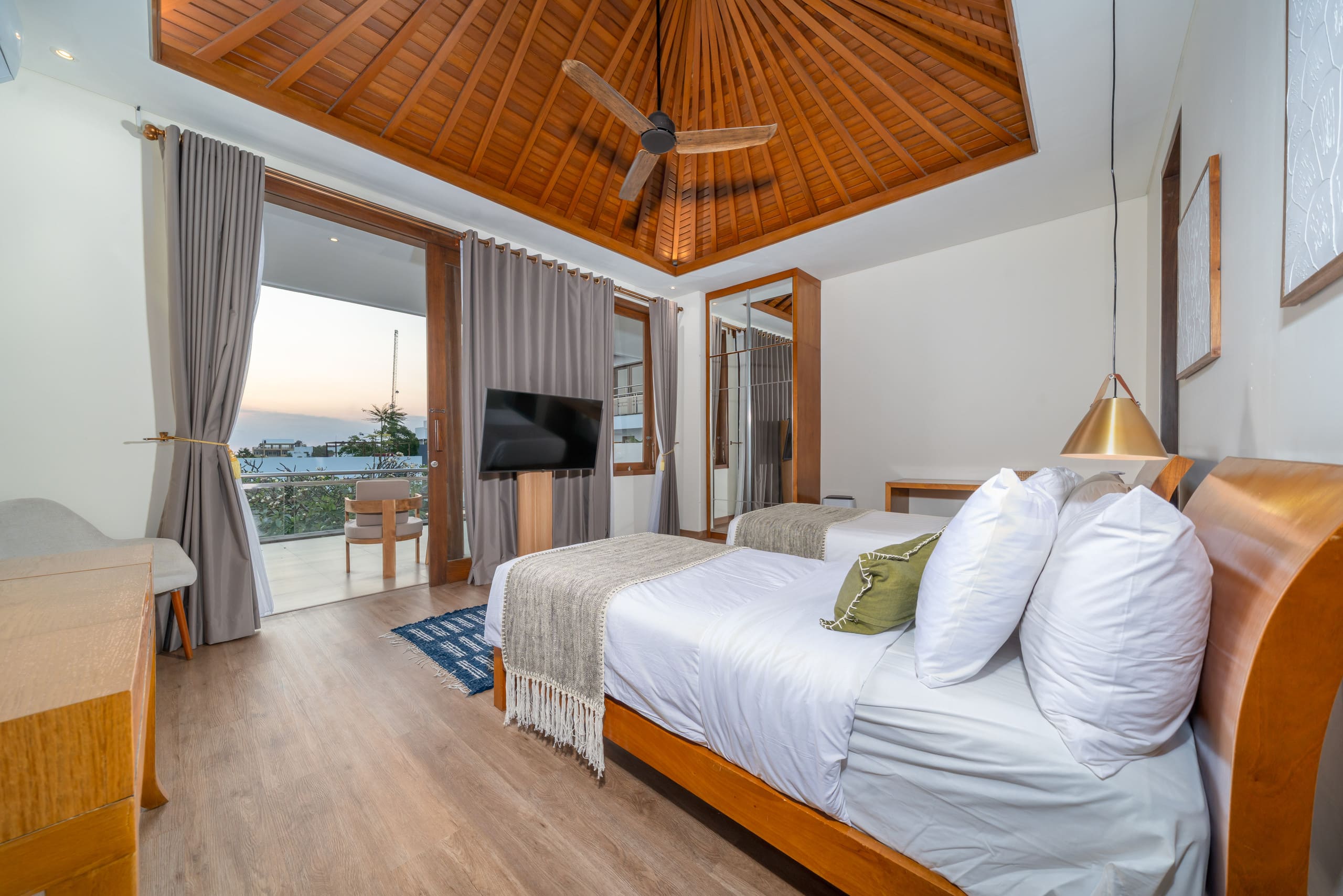 Jos Villa - 7Br Luxury by Batu Bolong Beach 23