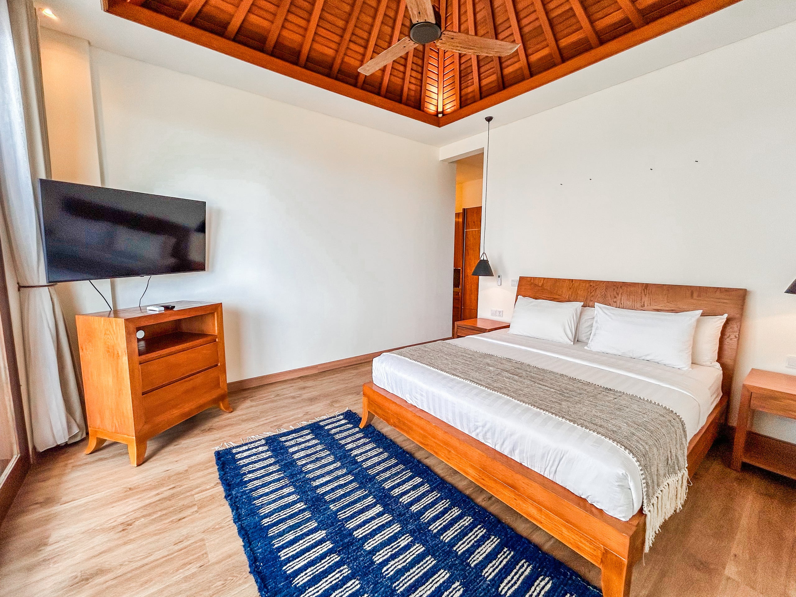 Jos Villa - 7Br Luxury by Batu Bolong Beach 28