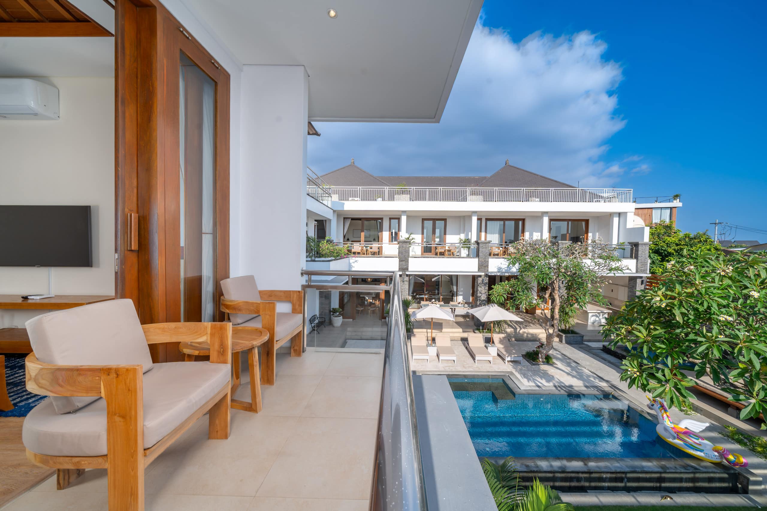 Jos Villa - 7Br Luxury by Batu Bolong Beach 8
