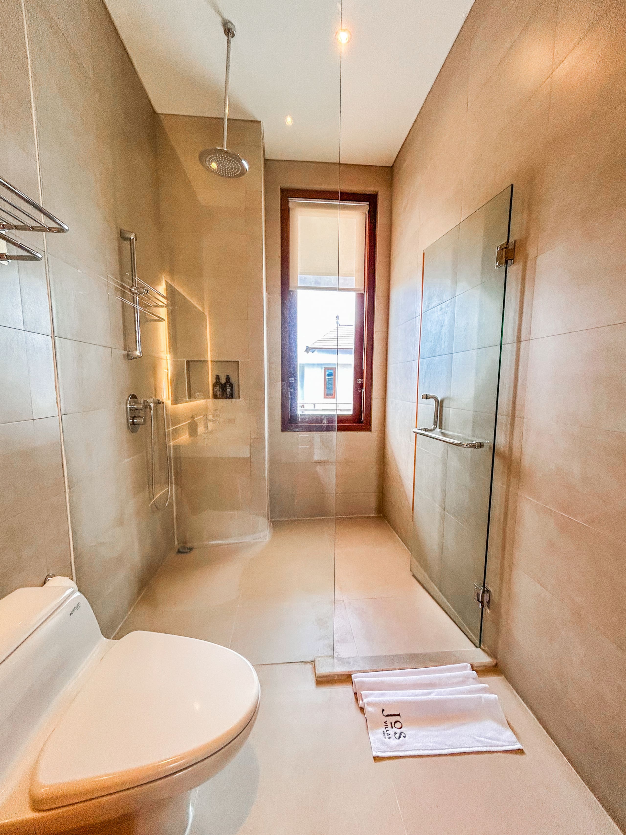 Jos Villa - 7Br Luxury by Batu Bolong Beach 40