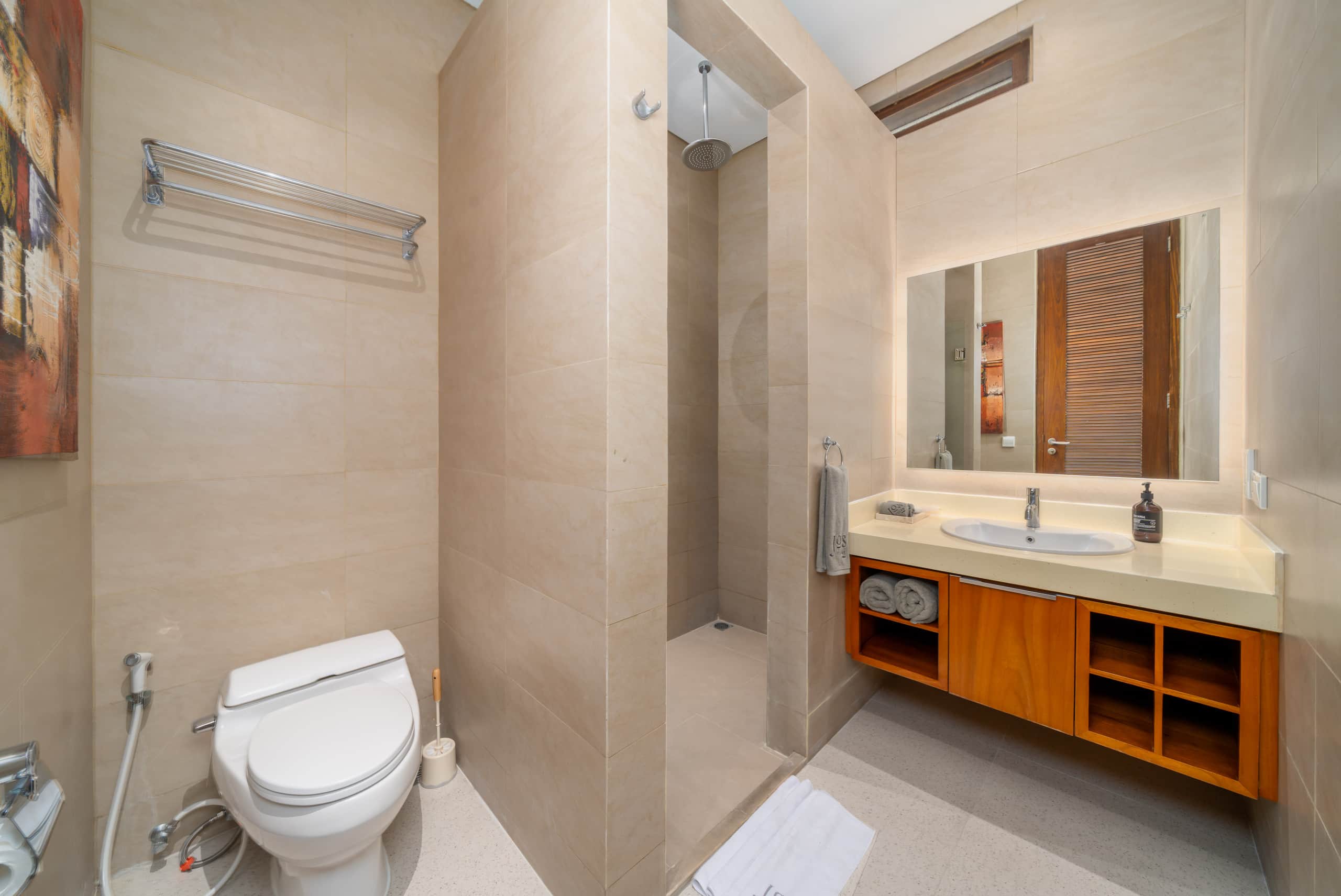 Jos Villa - 7Br Luxury by Batu Bolong Beach 37