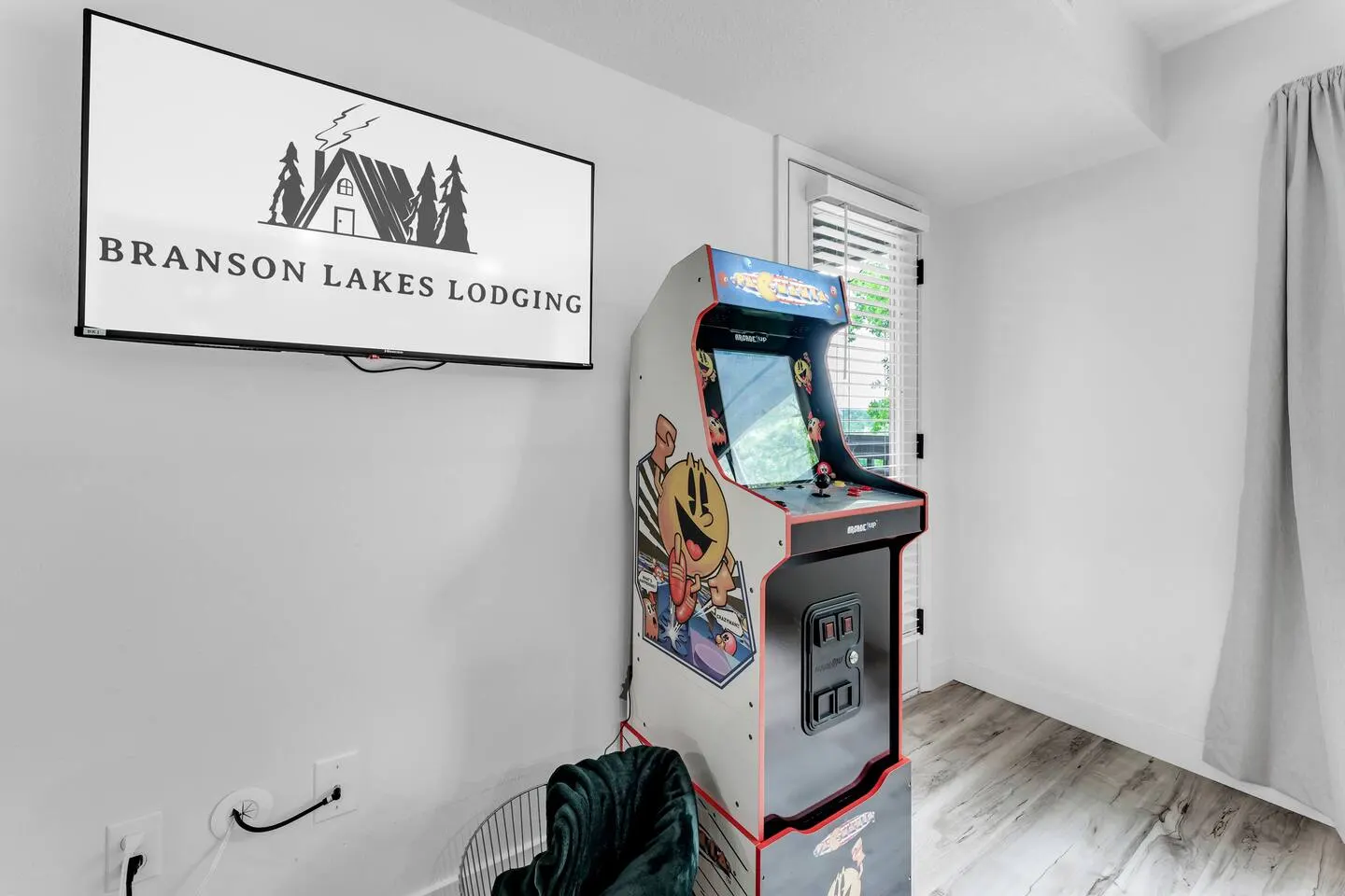 Indoor Pool/Bunk/2 King/Arcade/Foosball/Hot tub! - Apartment 6
