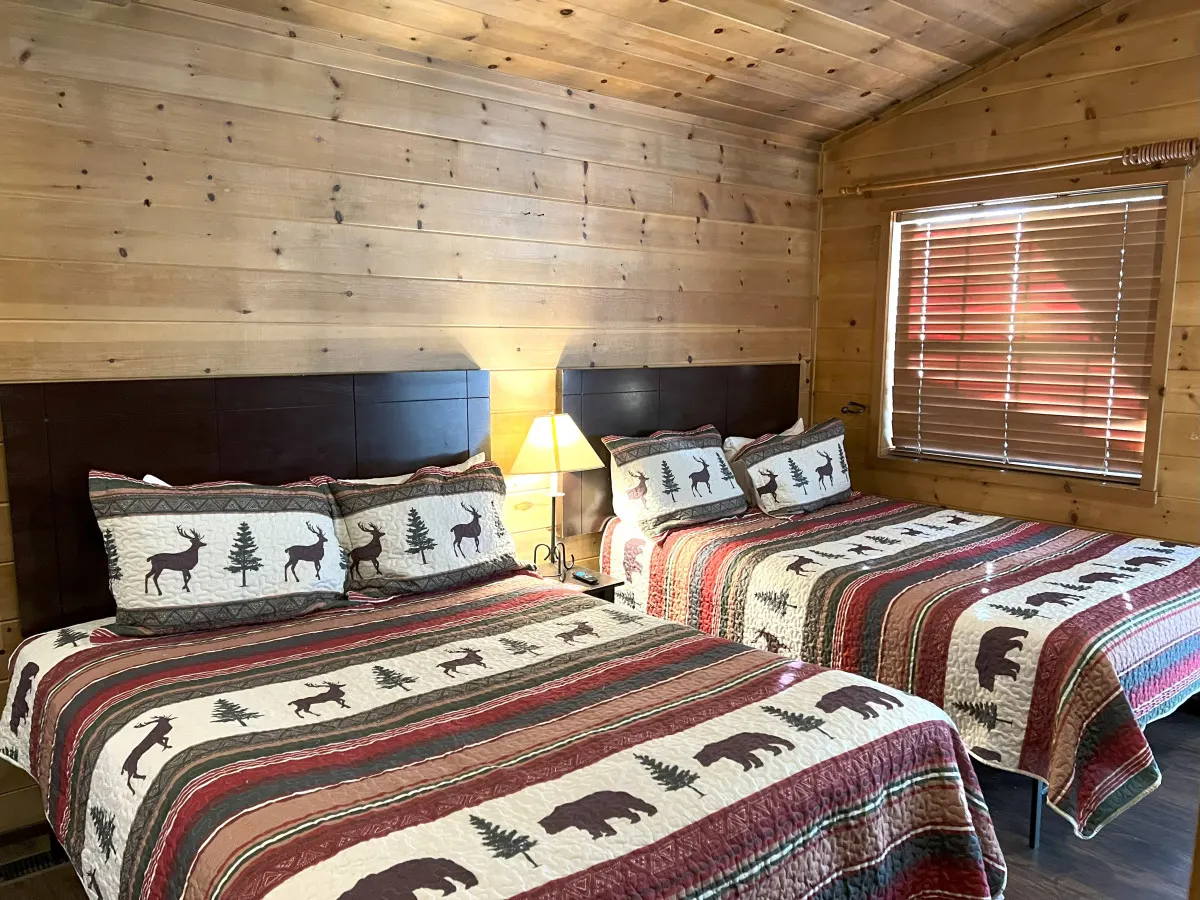 Secluded, Quiet 2bd Suite w/ Tub - Bear Manor #16 — photo 4