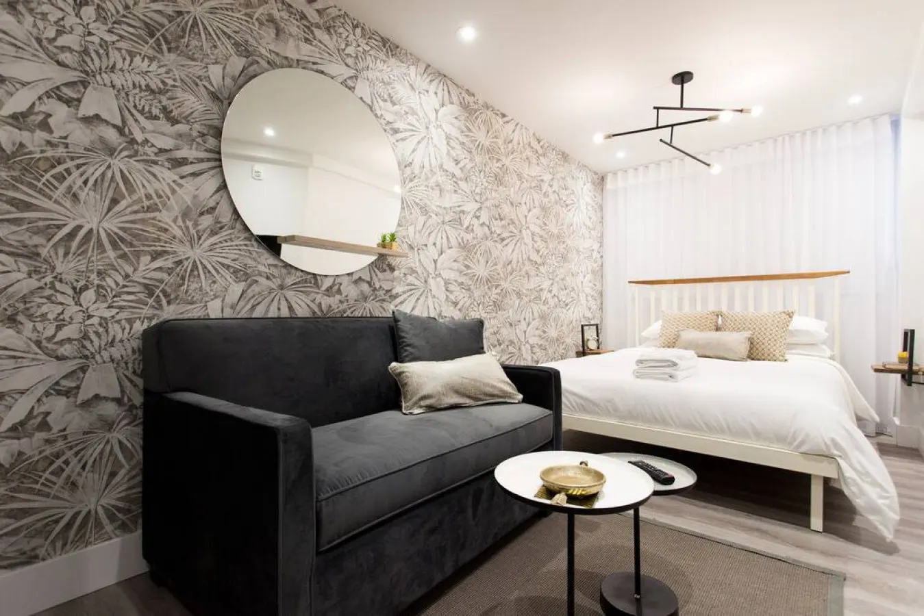 Little Italy - Cozy and Fresh Mini Studio with kitchen - Unit 102 2