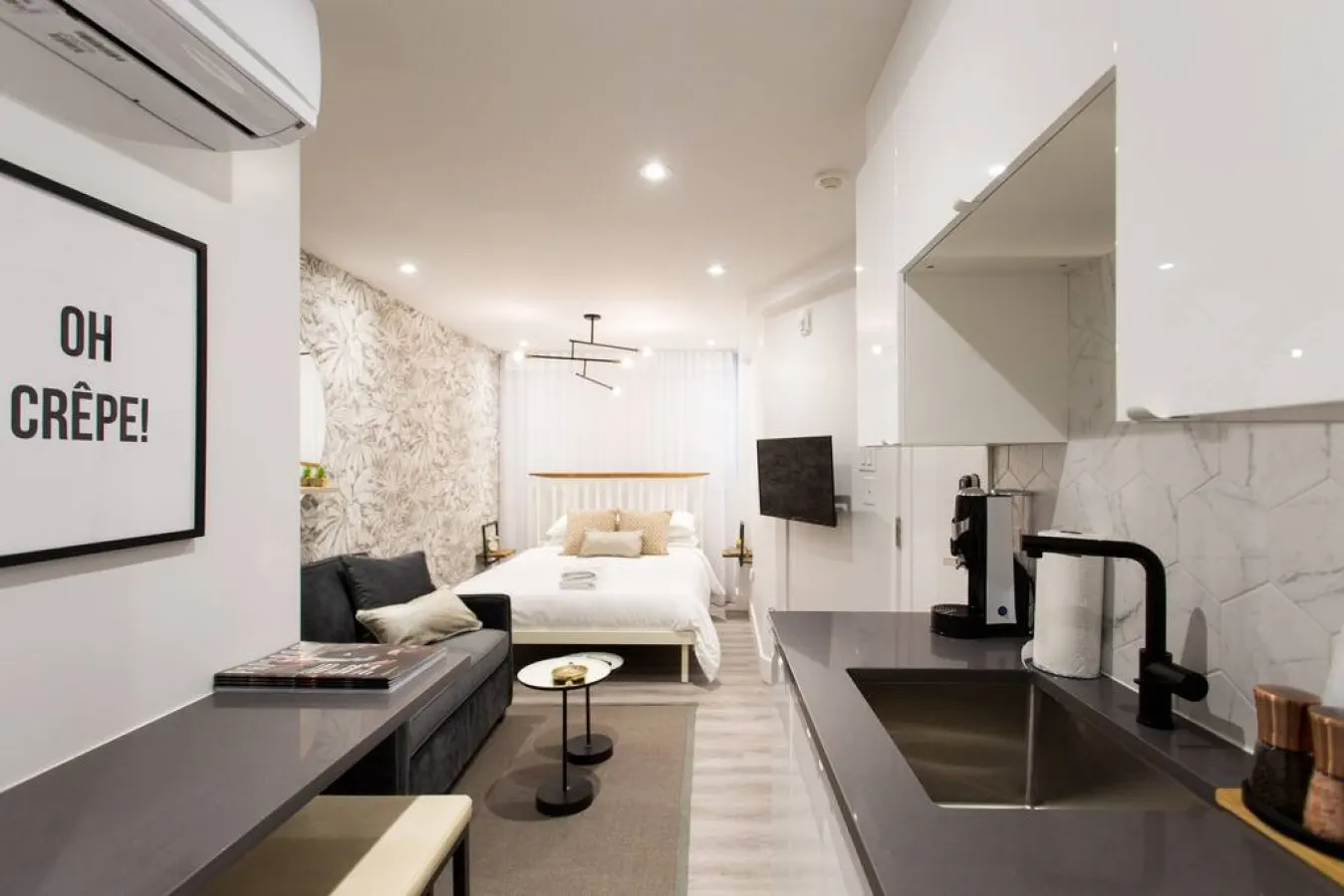 Little Italy - Cozy and Fresh Mini Studio with kitchen - Unit 102 10