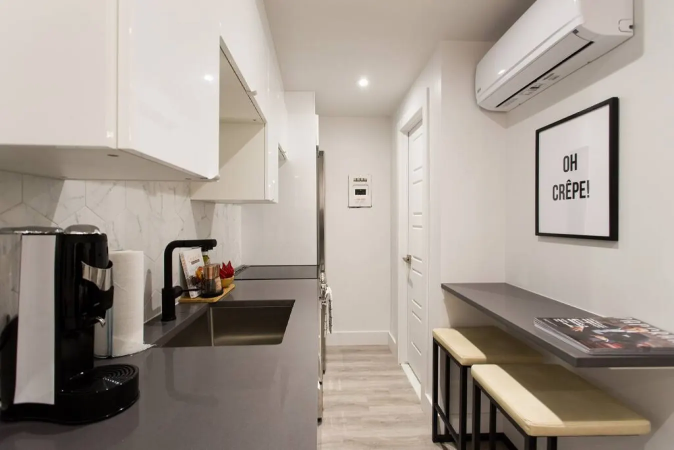 Little Italy - Cozy and Fresh Mini Studio with kitchen - Unit 102 14