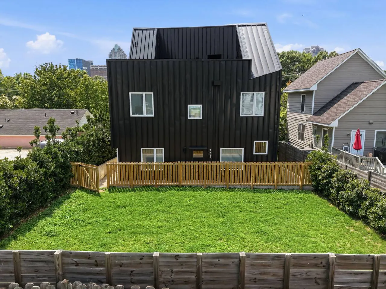Backyard Bliss, Rooftop, Bath Robes, Pets OK! 1