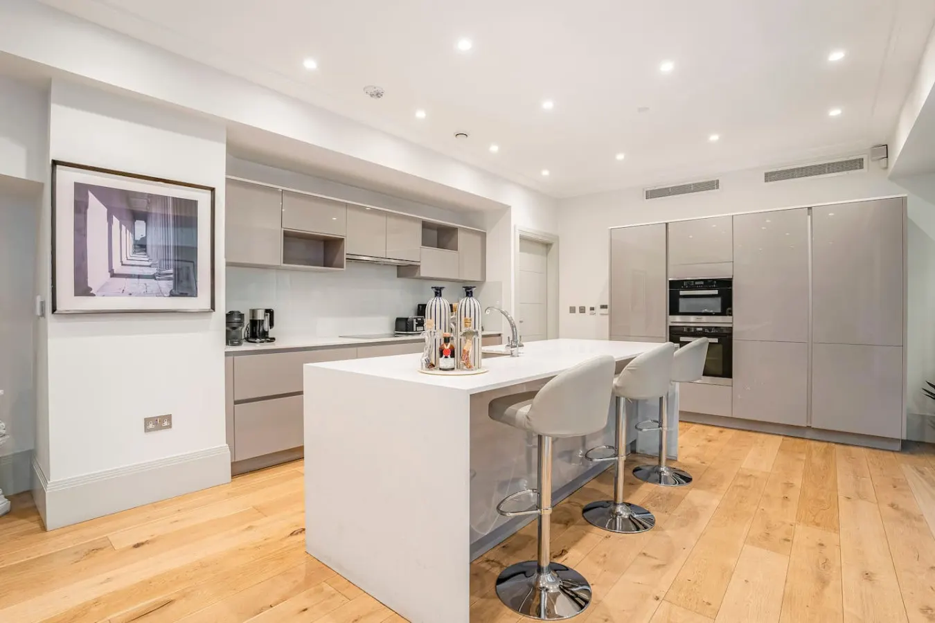 The Mayfair Glasshouse 24hr Concierge Central AC Huge Terrace Overlooking Hyde Park 13