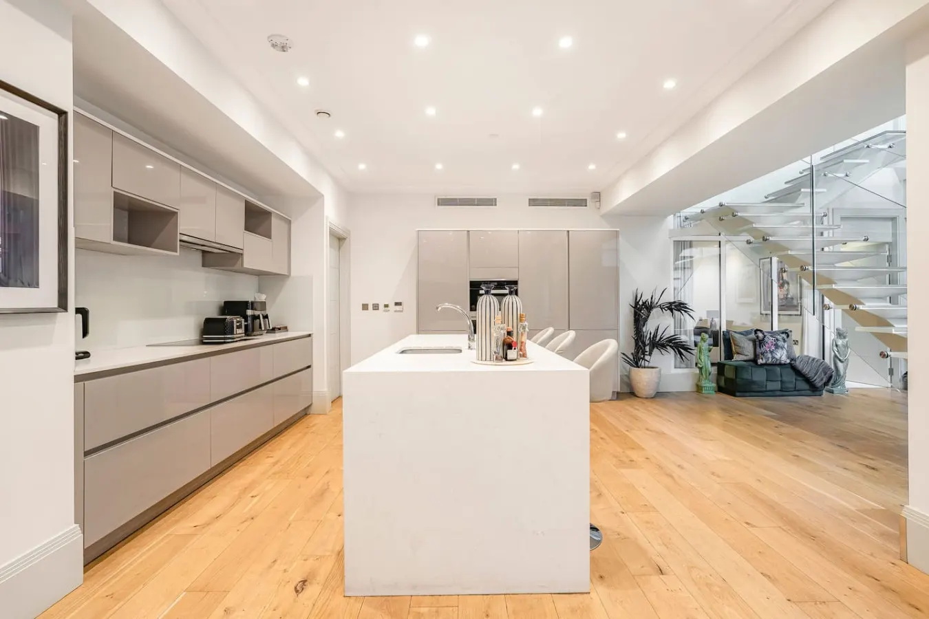 The Mayfair Glasshouse 24hr Concierge Central AC Huge Terrace Overlooking Hyde Park 14