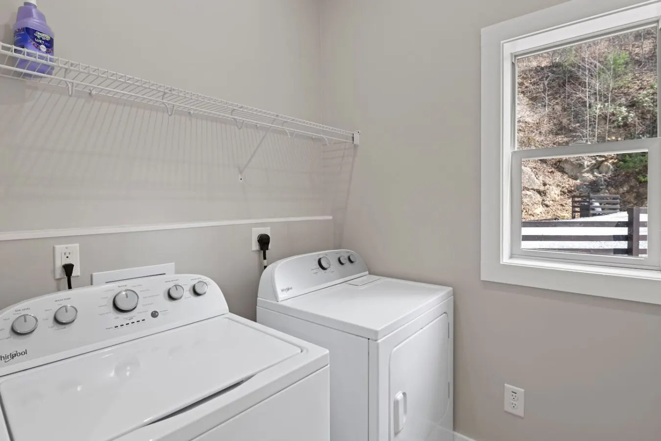 Luxury Condo King w/ Amazing View, Peace & Hikes 17