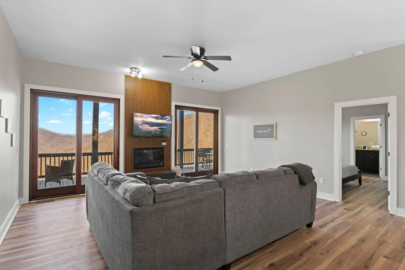Luxury Condo King w/ Amazing View, Peace & Hikes 8