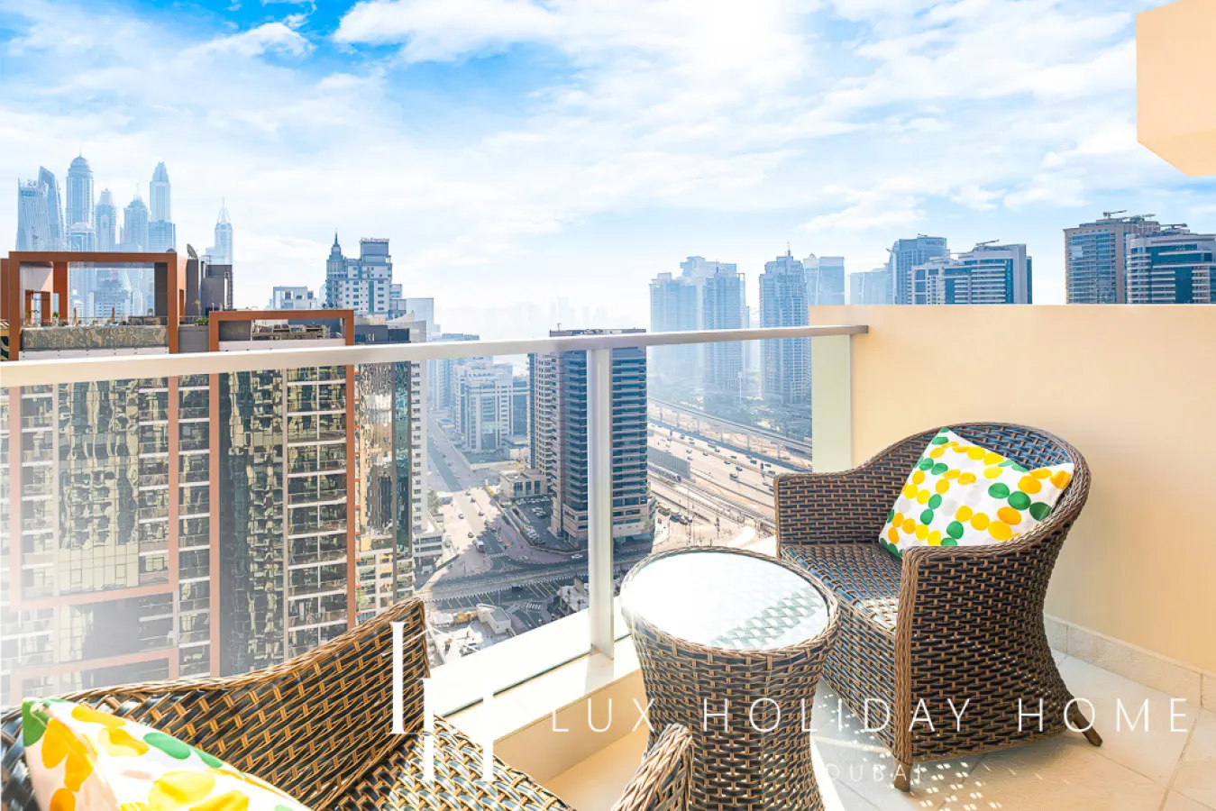 LUX The JW Marina Suite 2 10
