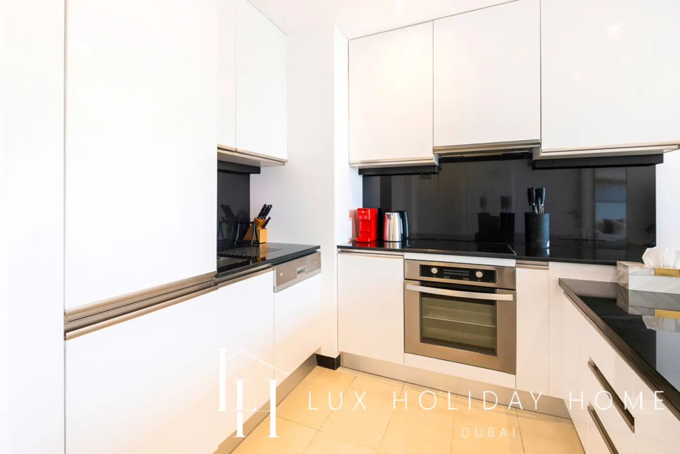 LUX The JW Marina Suite 2 15