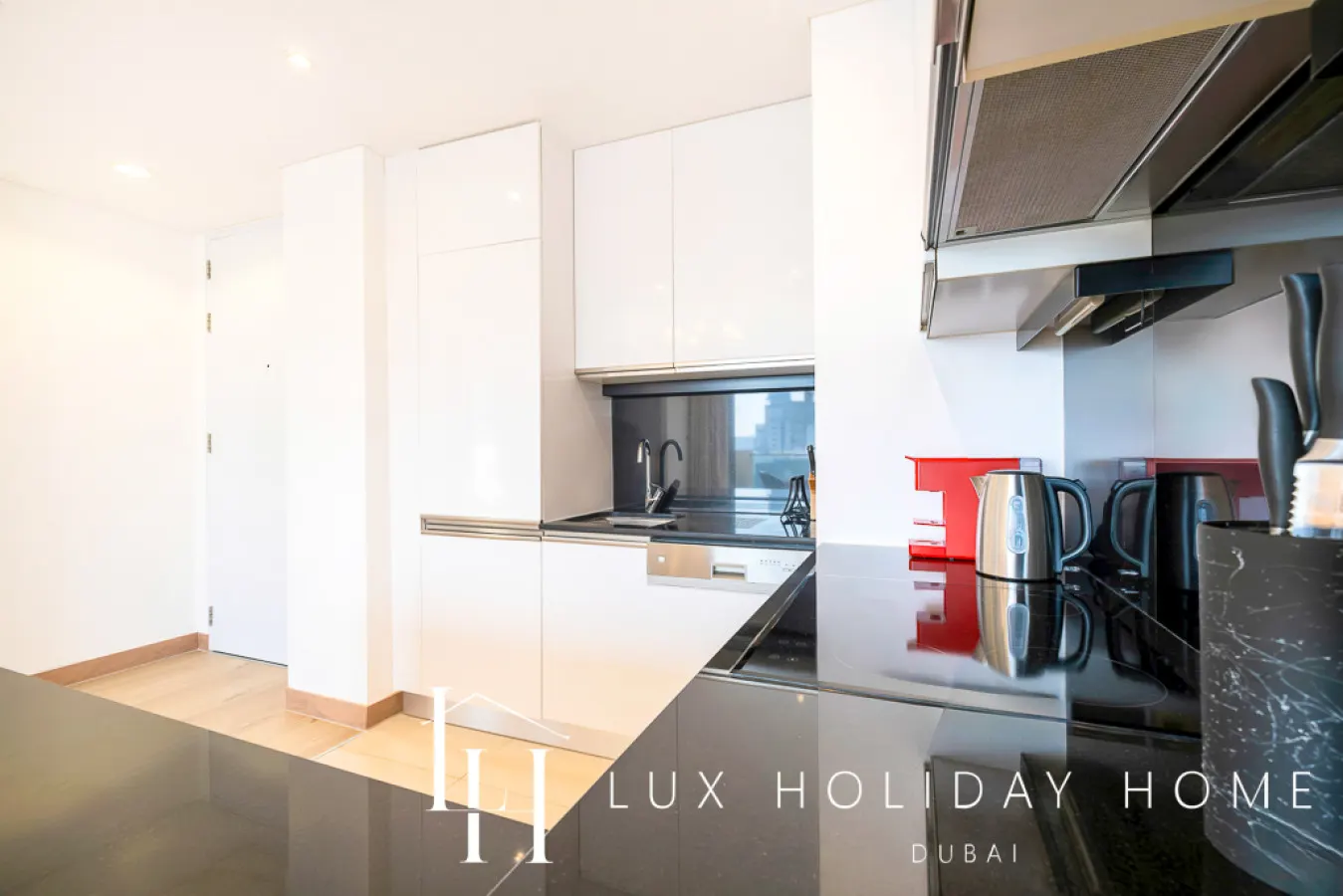 LUX The JW Marina Suite 2 16