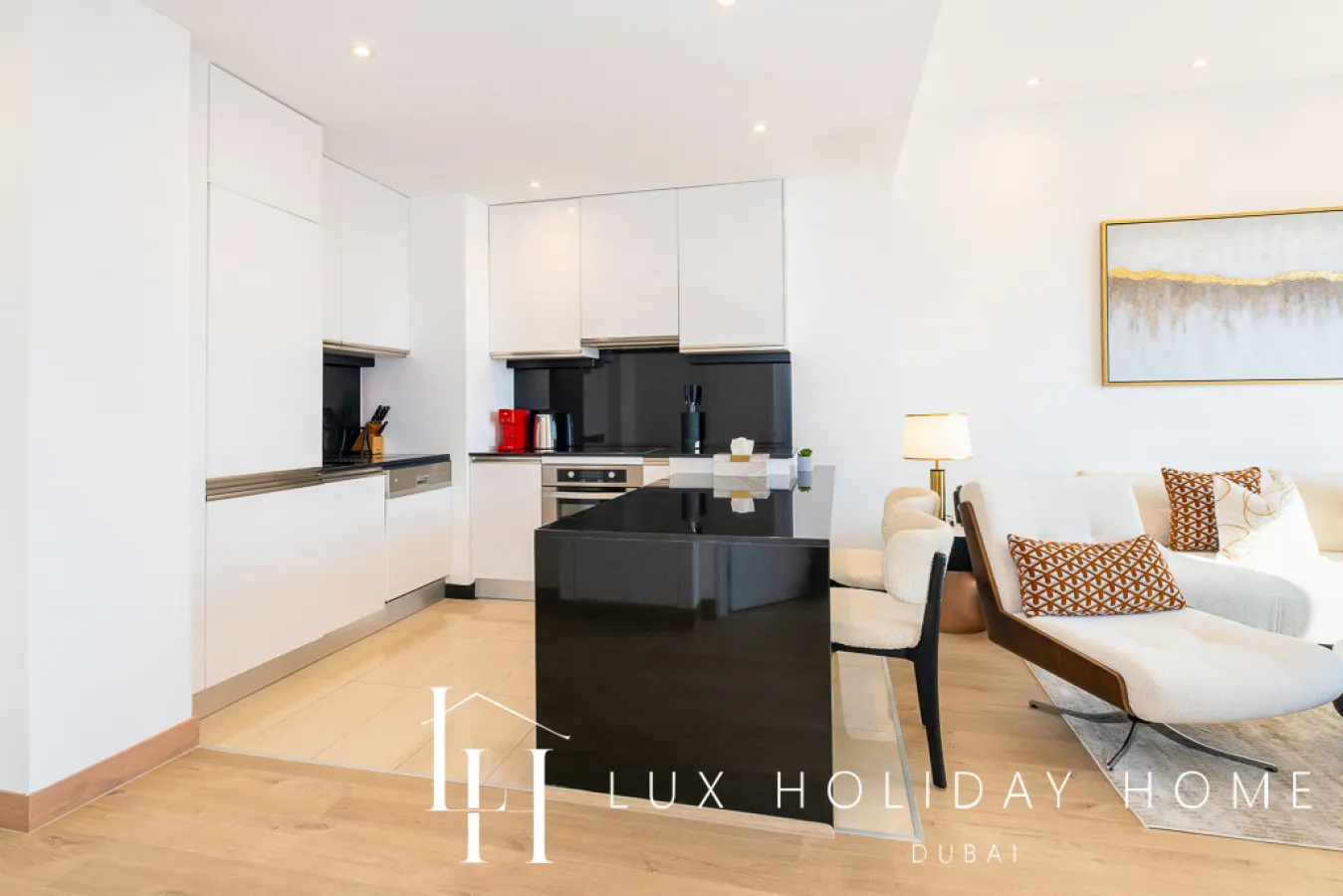 LUX The JW Marina Suite 2 18