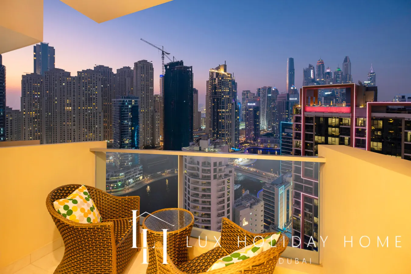 LUX The JW Marina Suite 2 7