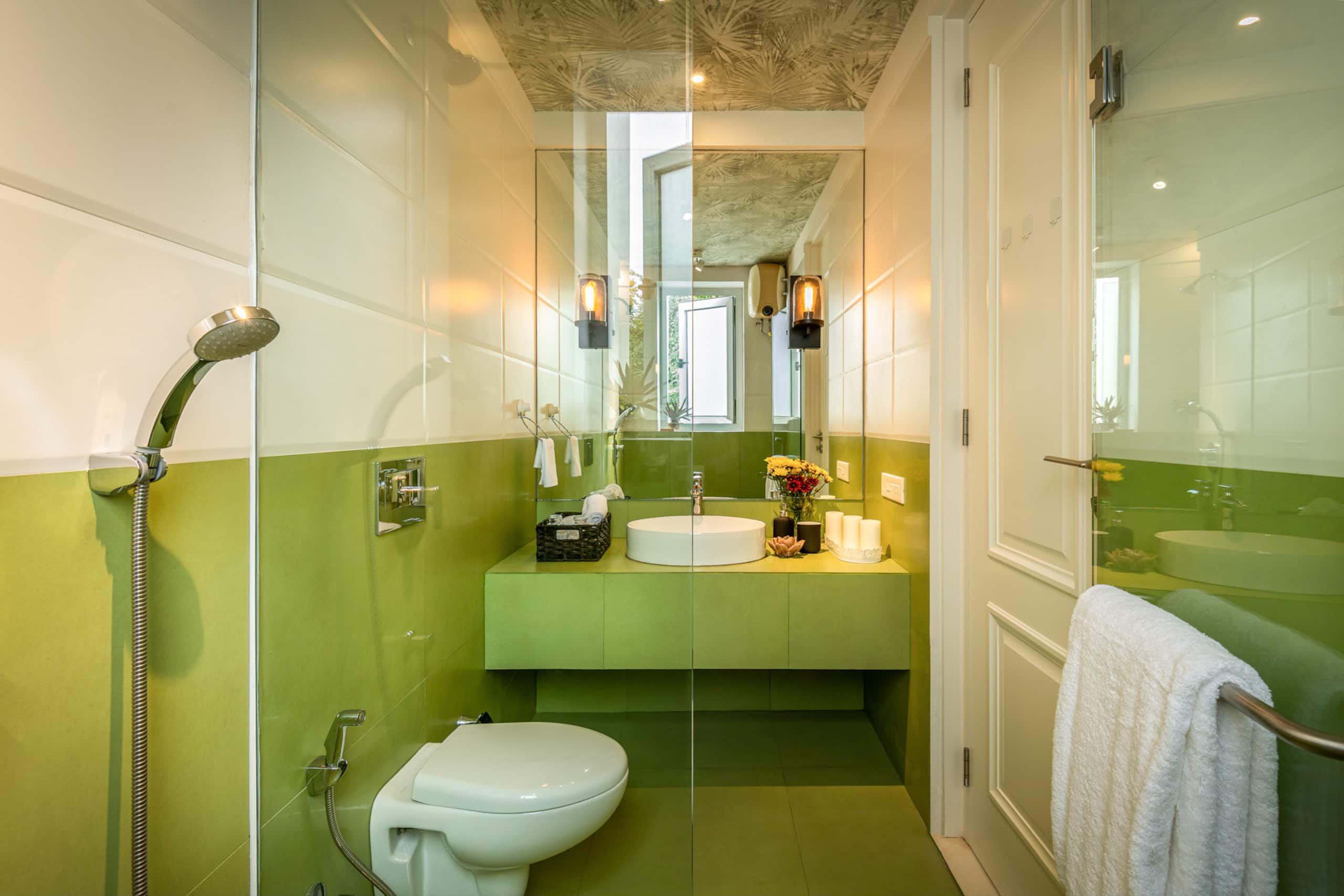 ElTesoro Sunlit 2BHK w/ Spacious Private Terrace 25