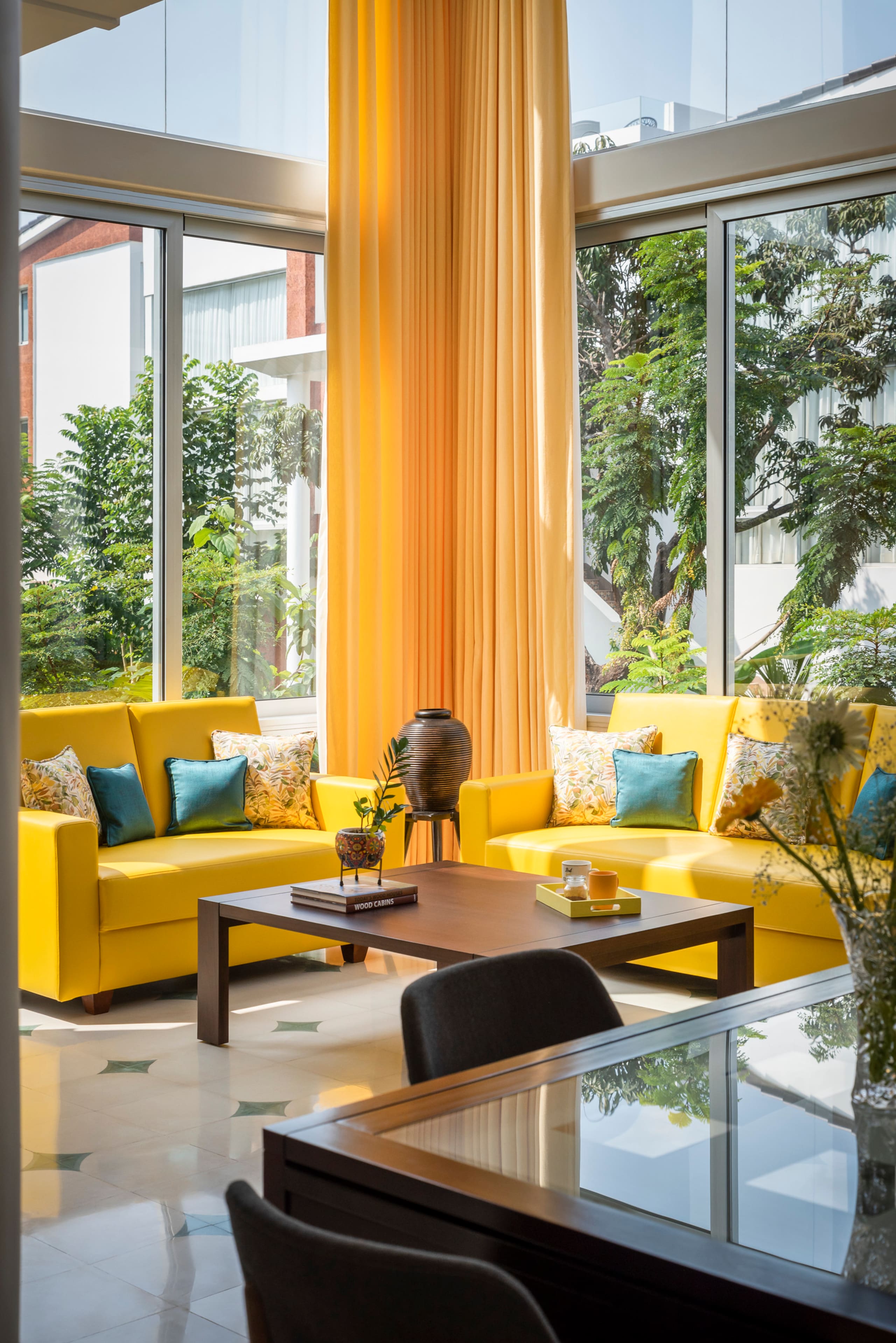 ElTesoro Sunlit 2BHK w/ Spacious Private Terrace — photo 2