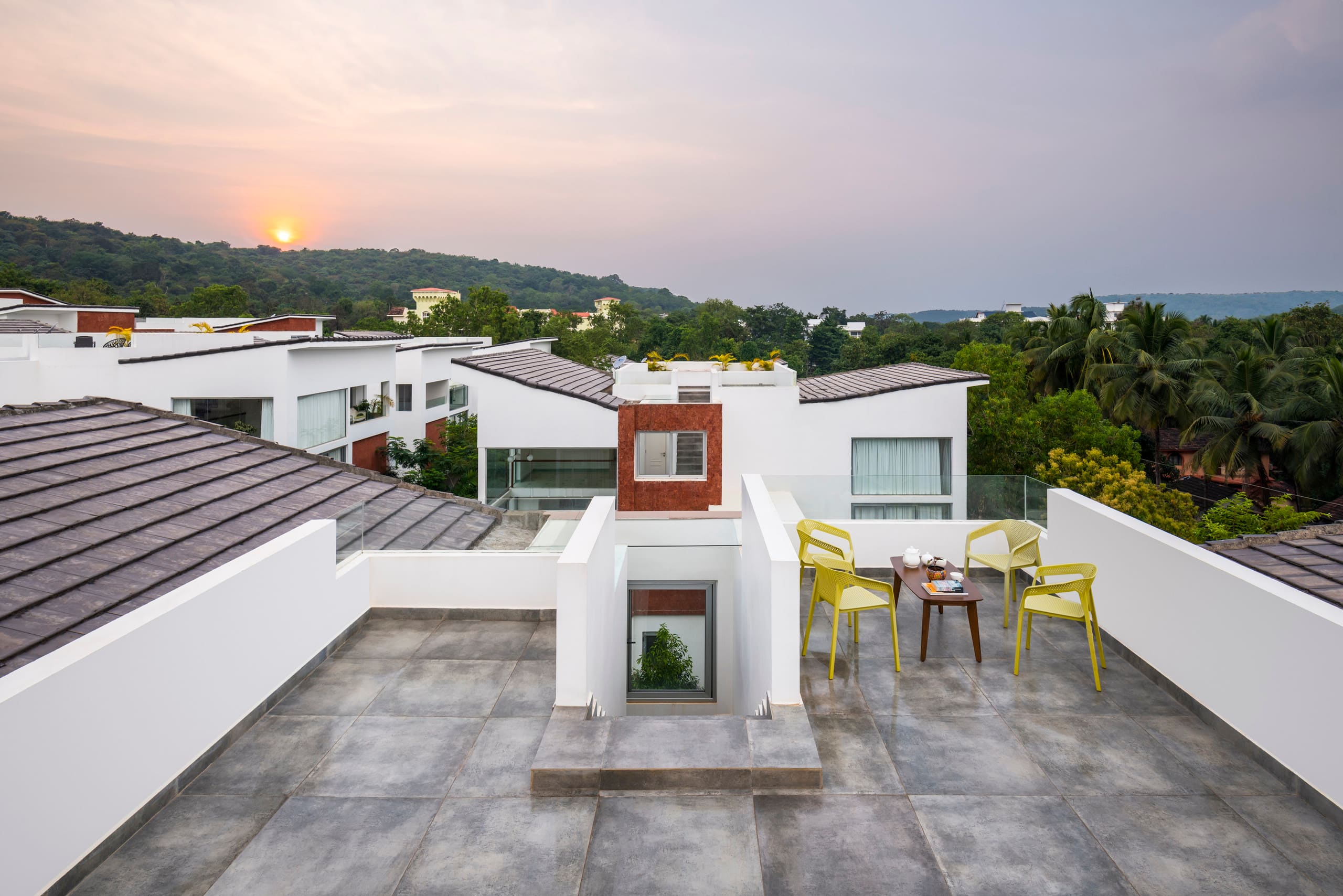 ElTesoro Sunlit 2BHK w/ Spacious Private Terrace 26